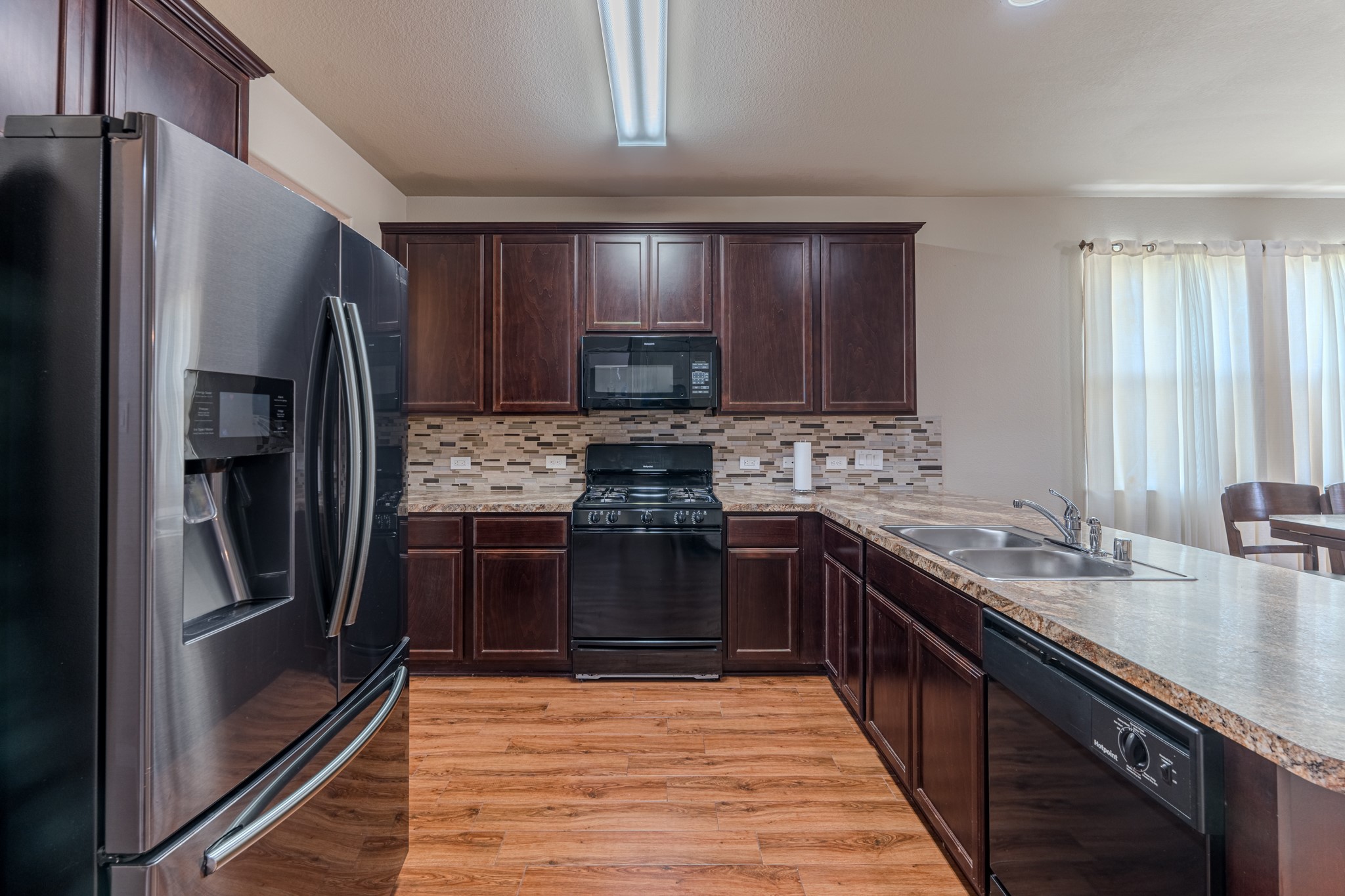 2126 Silver Rimrock Trail Trail Property Photo 6