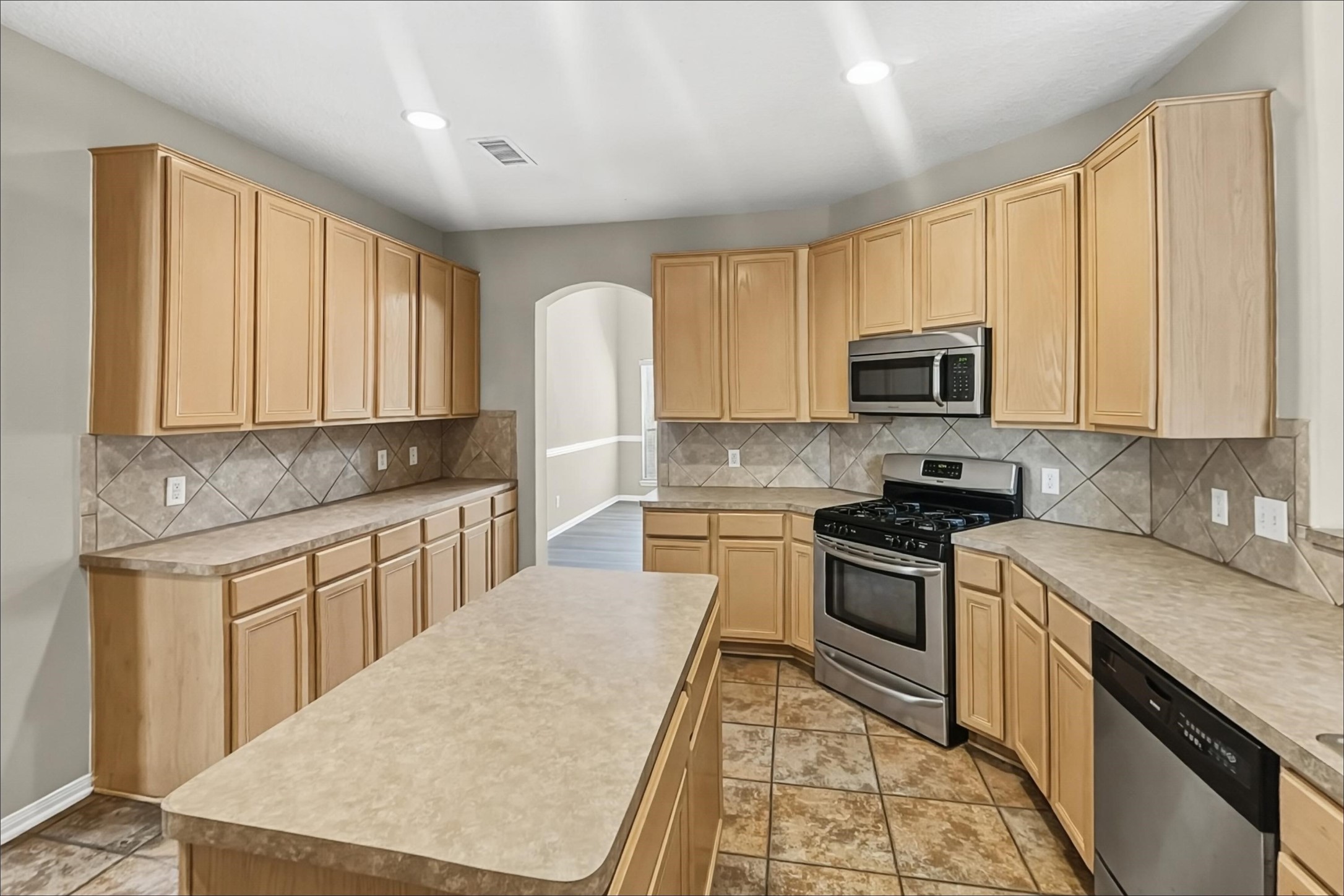 710 Single Pine Court Property Photo 2