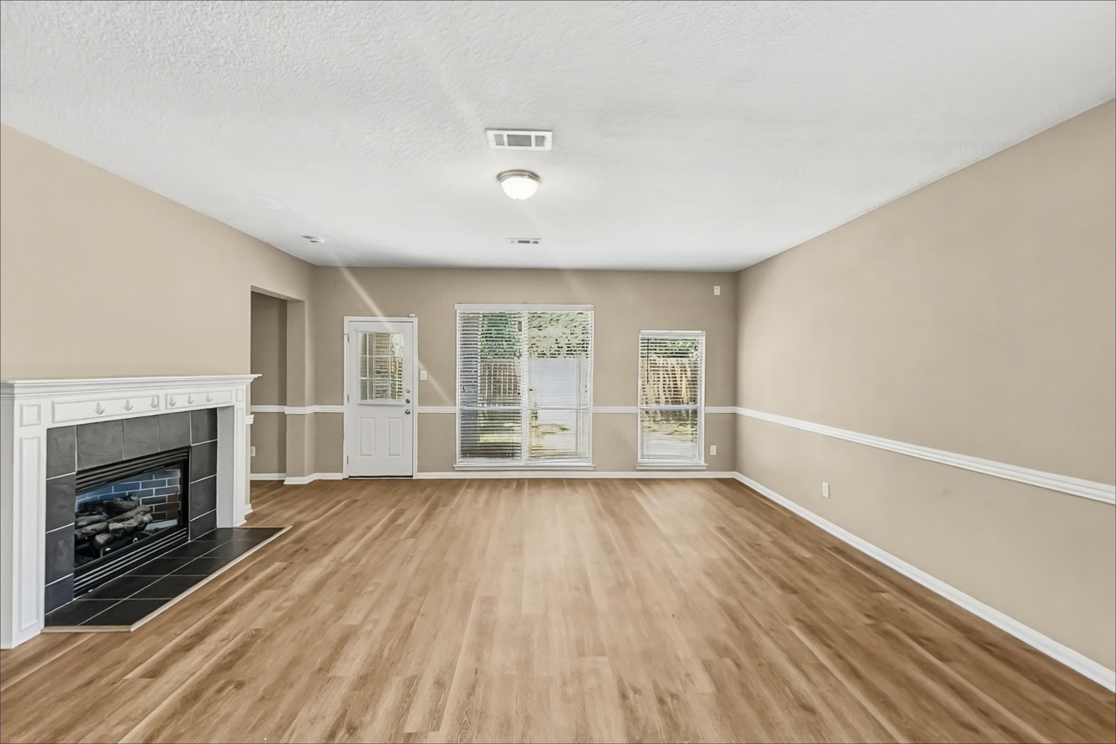 710 Single Pine Court Property Photo 7
