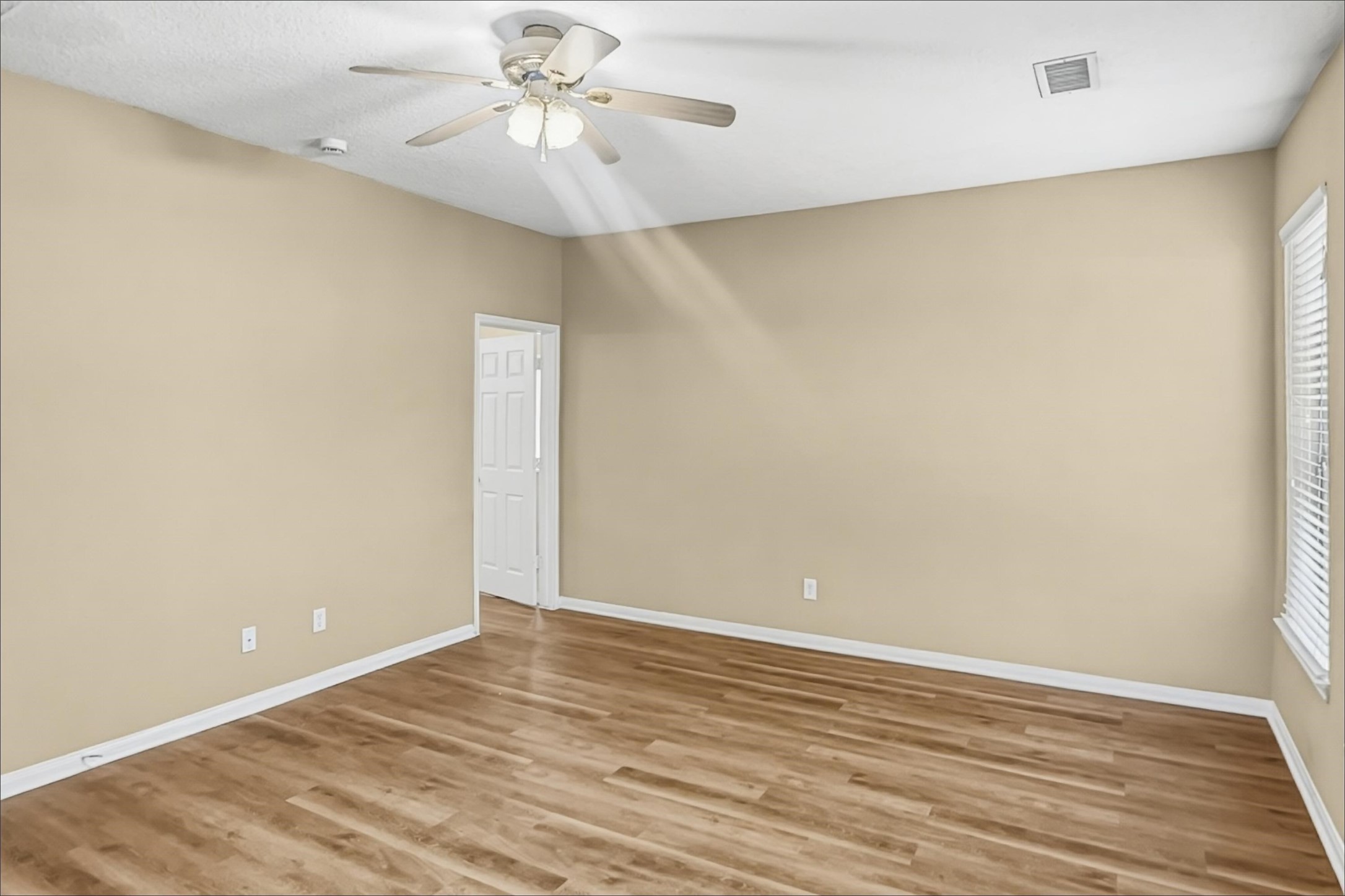 710 Single Pine Court Property Photo 9