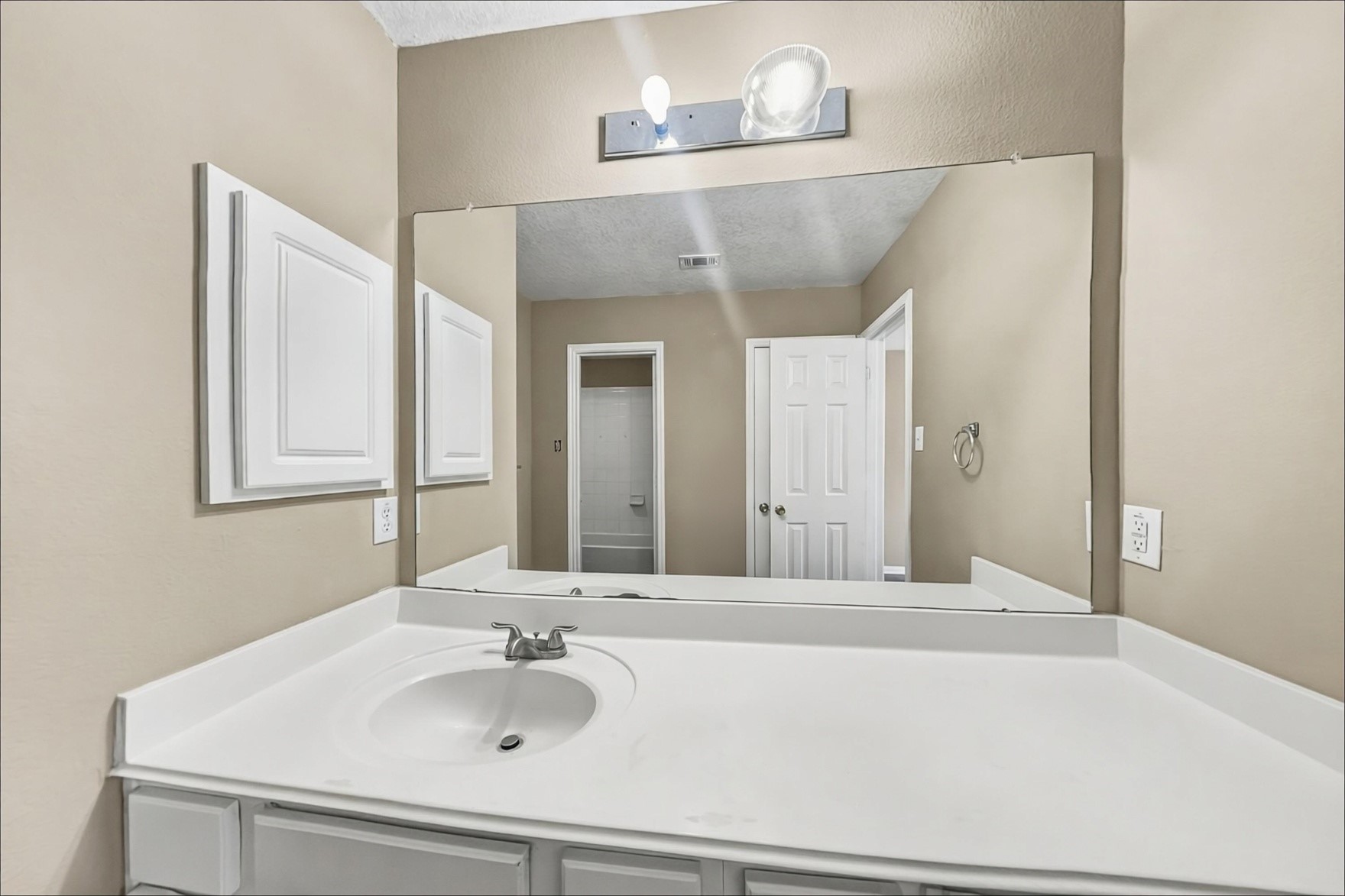 710 Single Pine Court Property Photo 14