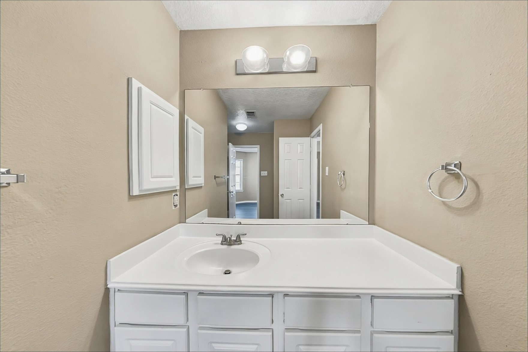 710 Single Pine Court Property Photo 16