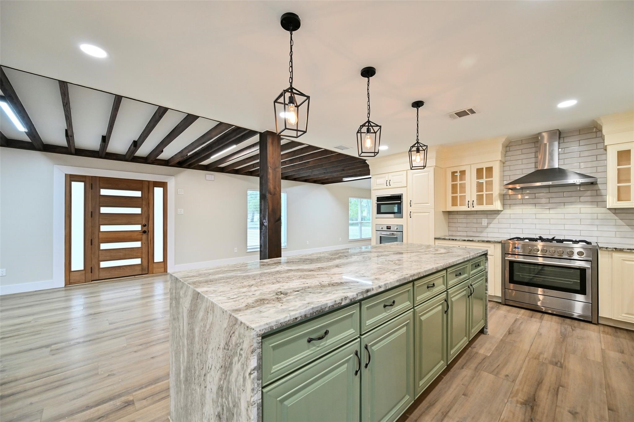 10930 White Thorn Street Property Photo 9