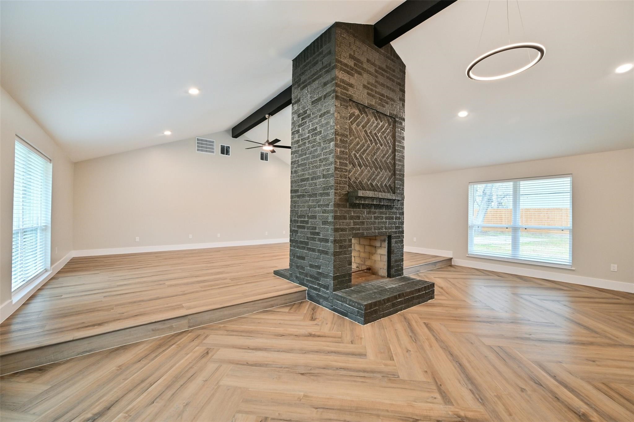 10930 White Thorn Street Property Photo 14