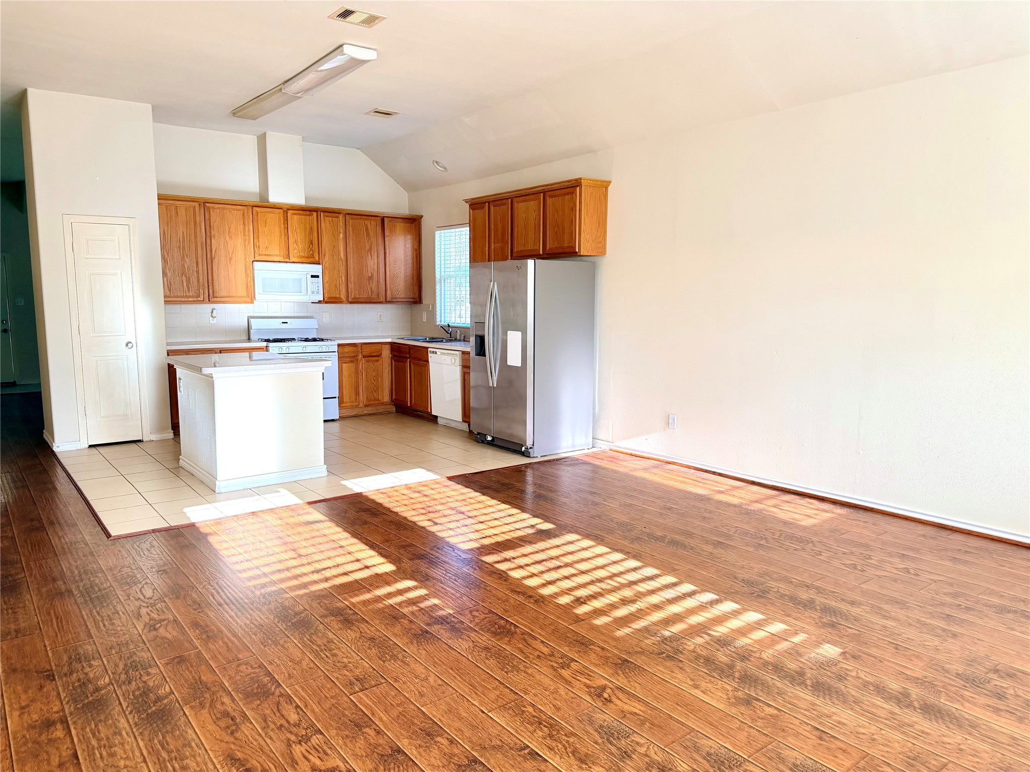 13743 Canyon Hollow Loop Property Photo 10