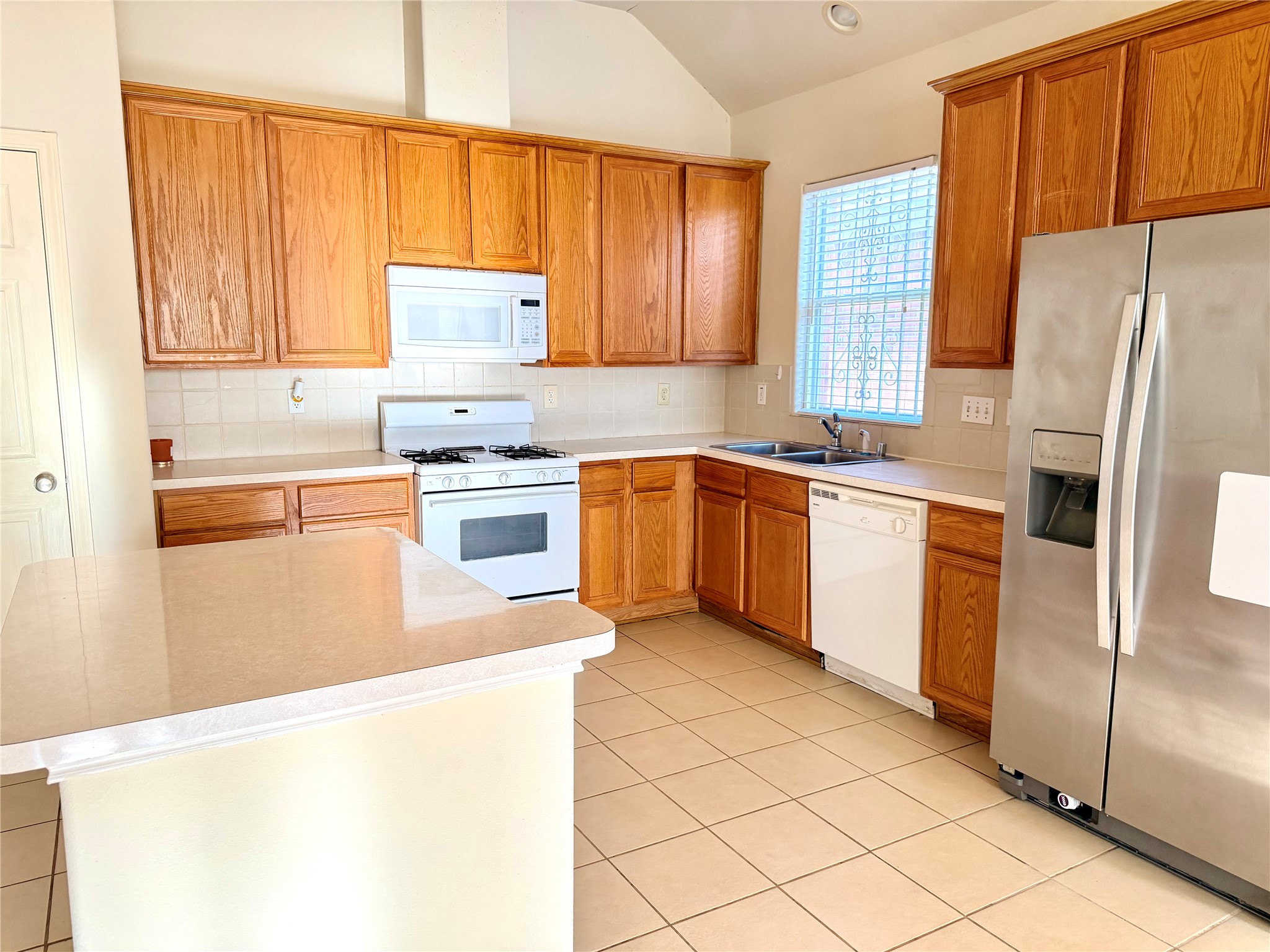 13743 Canyon Hollow Loop Property Photo 11