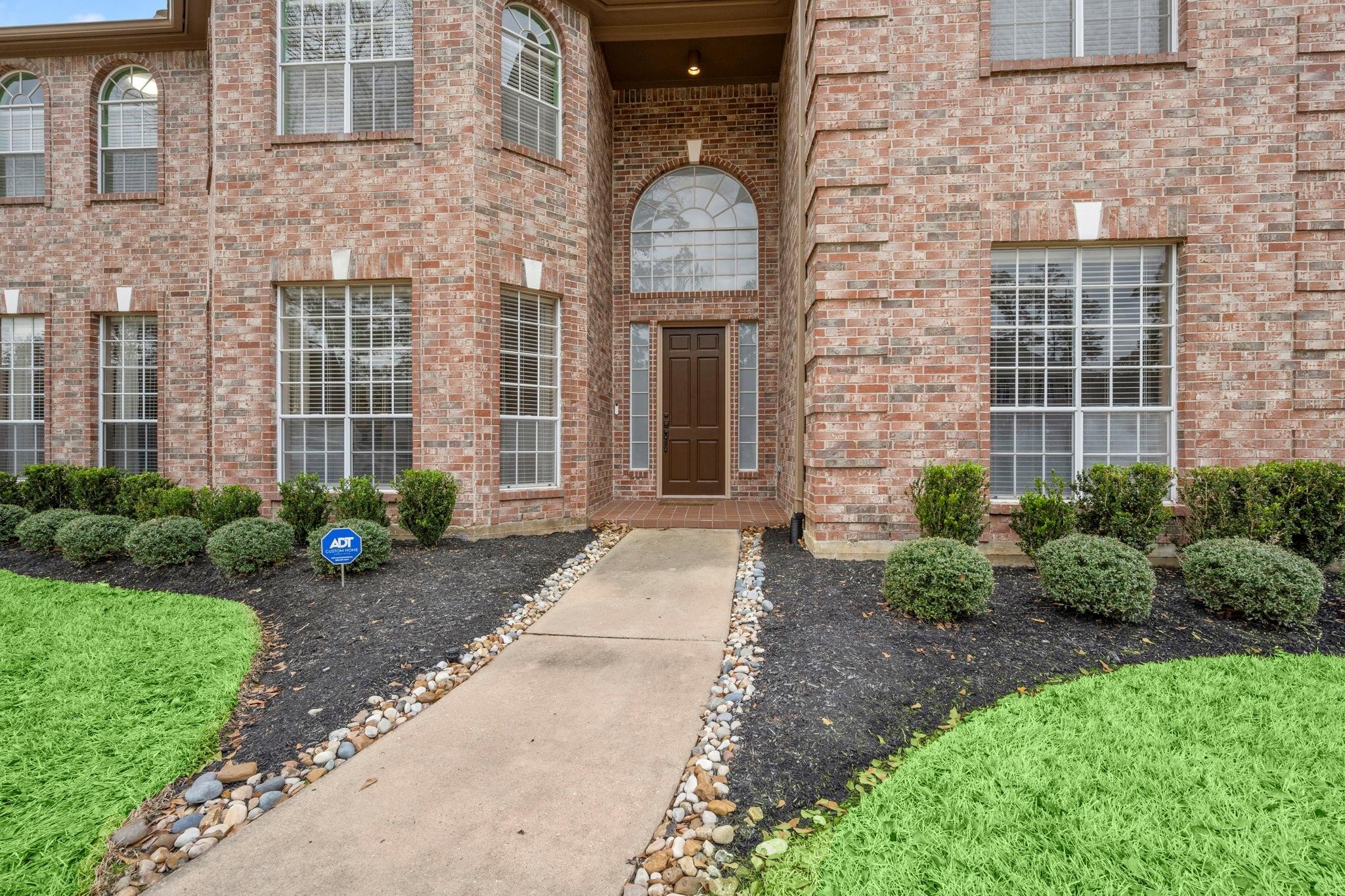17107 Wunder Hill Drive Property Photo 3