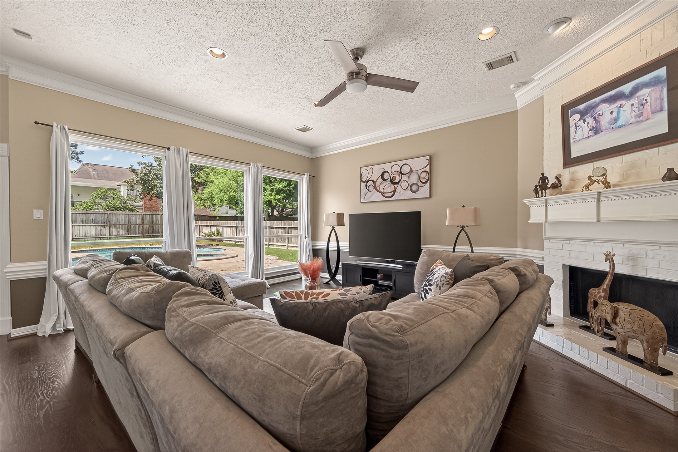 17107 Wunder Hill Drive Property Photo 9