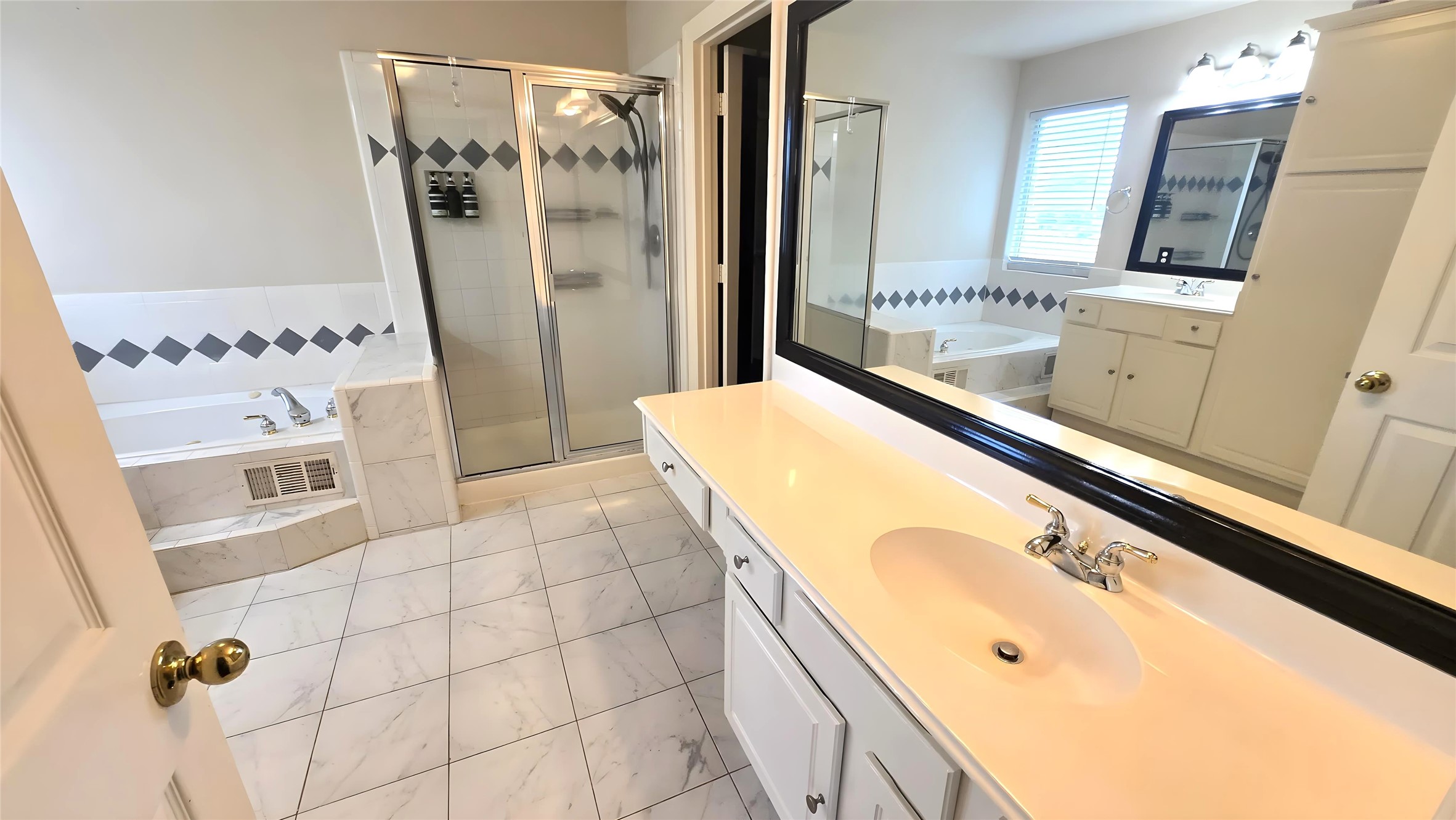 7511 S Linpar Court Property Photo 25