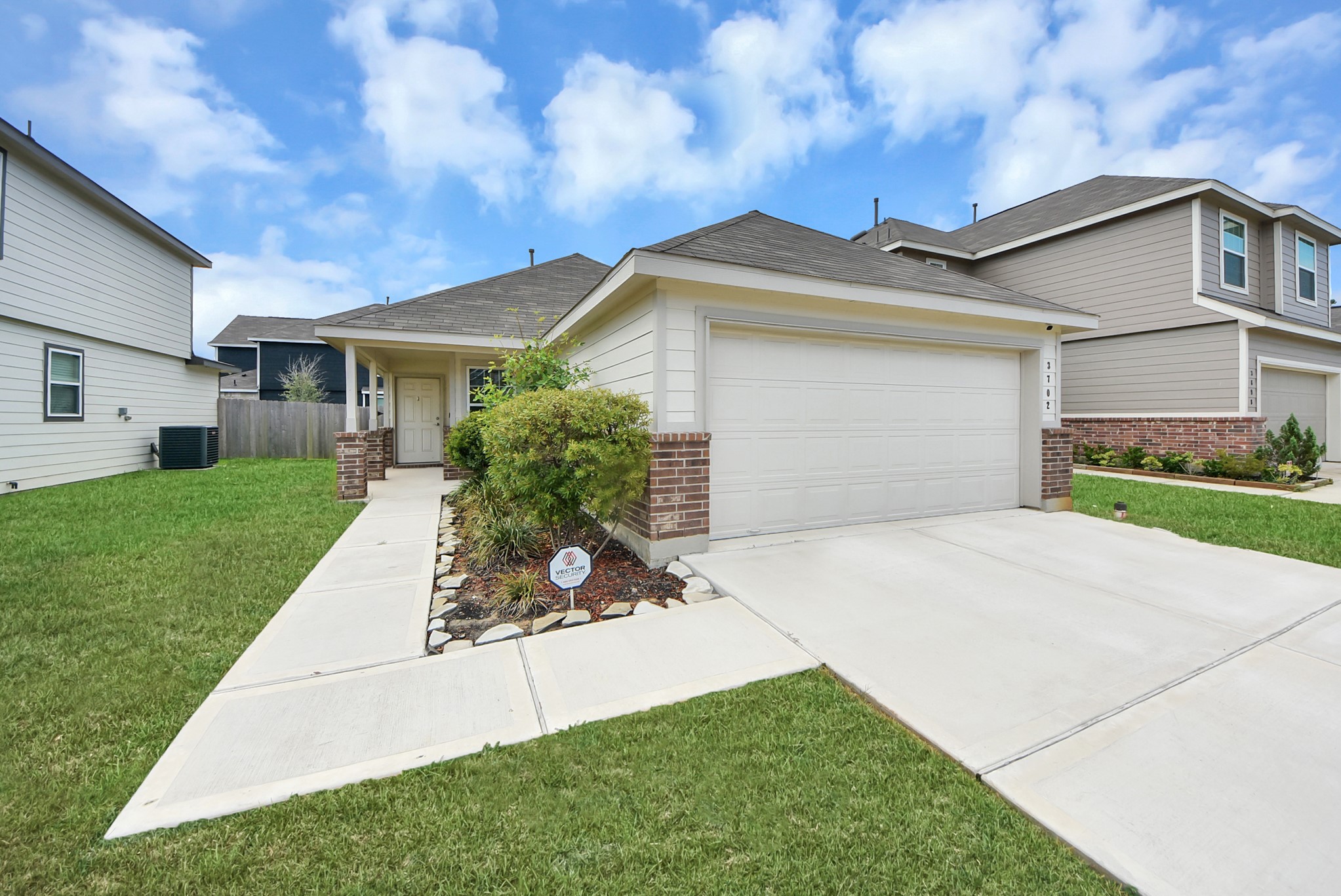 3702 Cub Drive Property Photo 1
