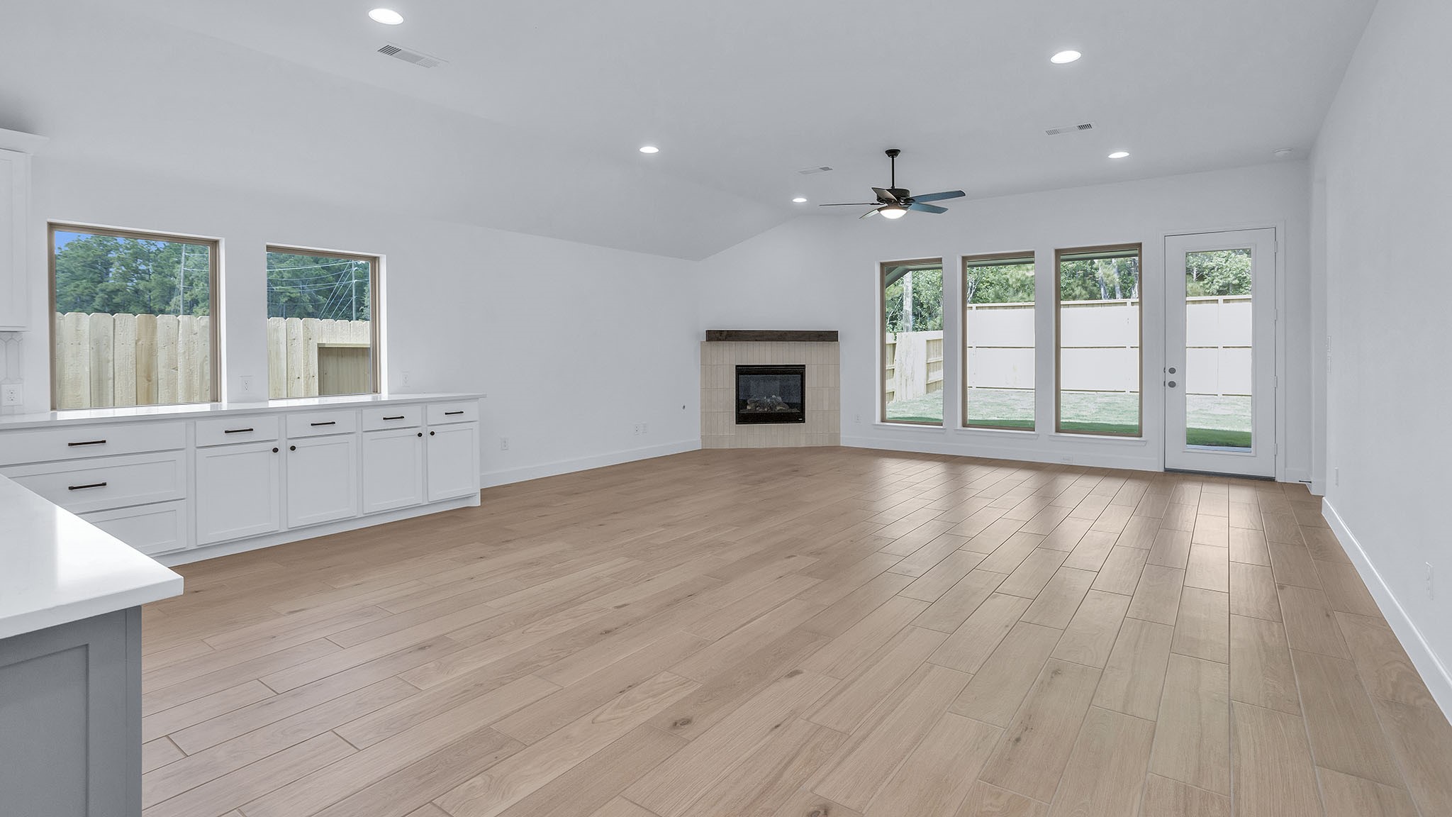 15671 Hoptree Heights Lane Property Photo 5