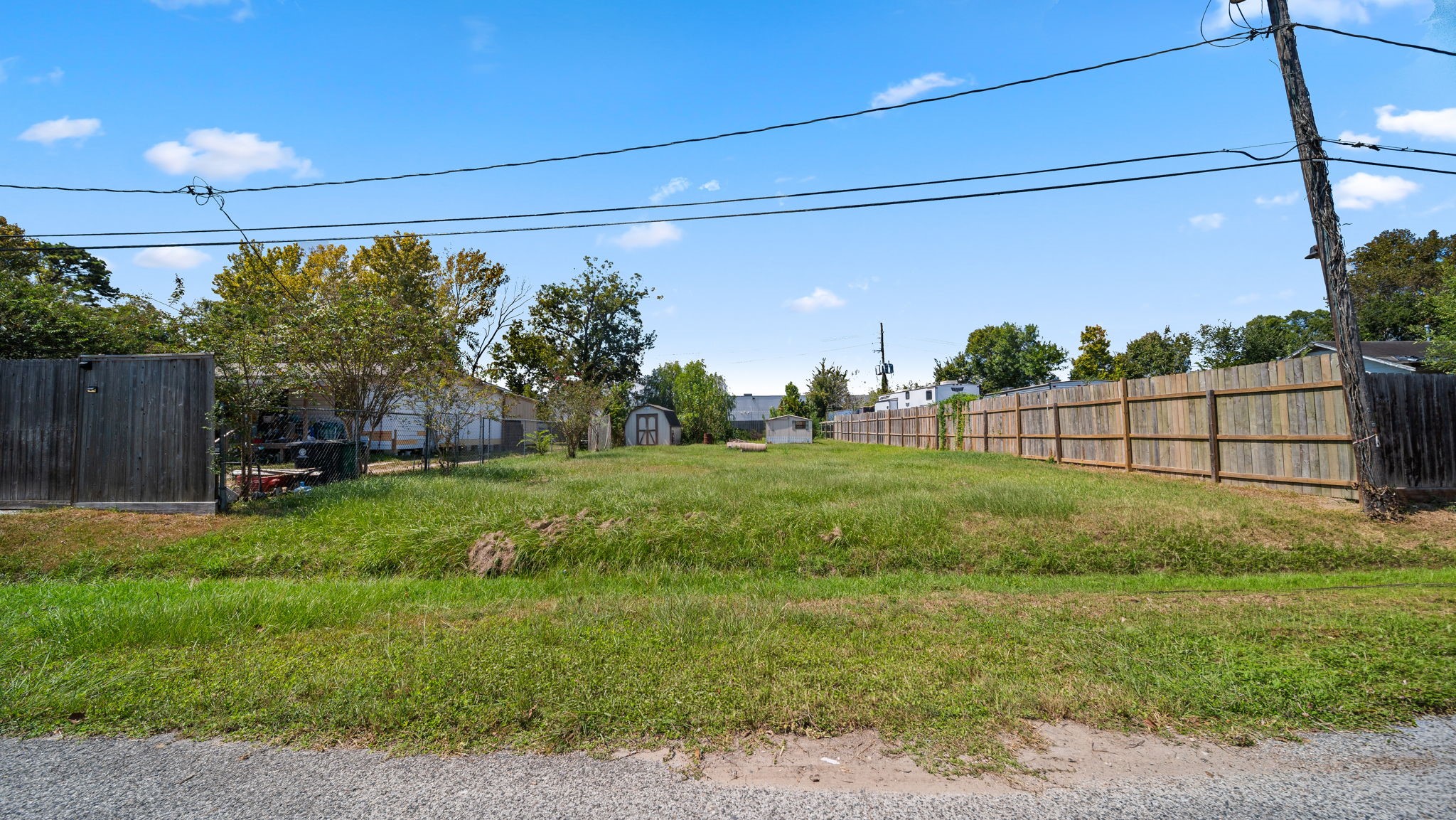 15905 Muskegon Street Property Photo 6