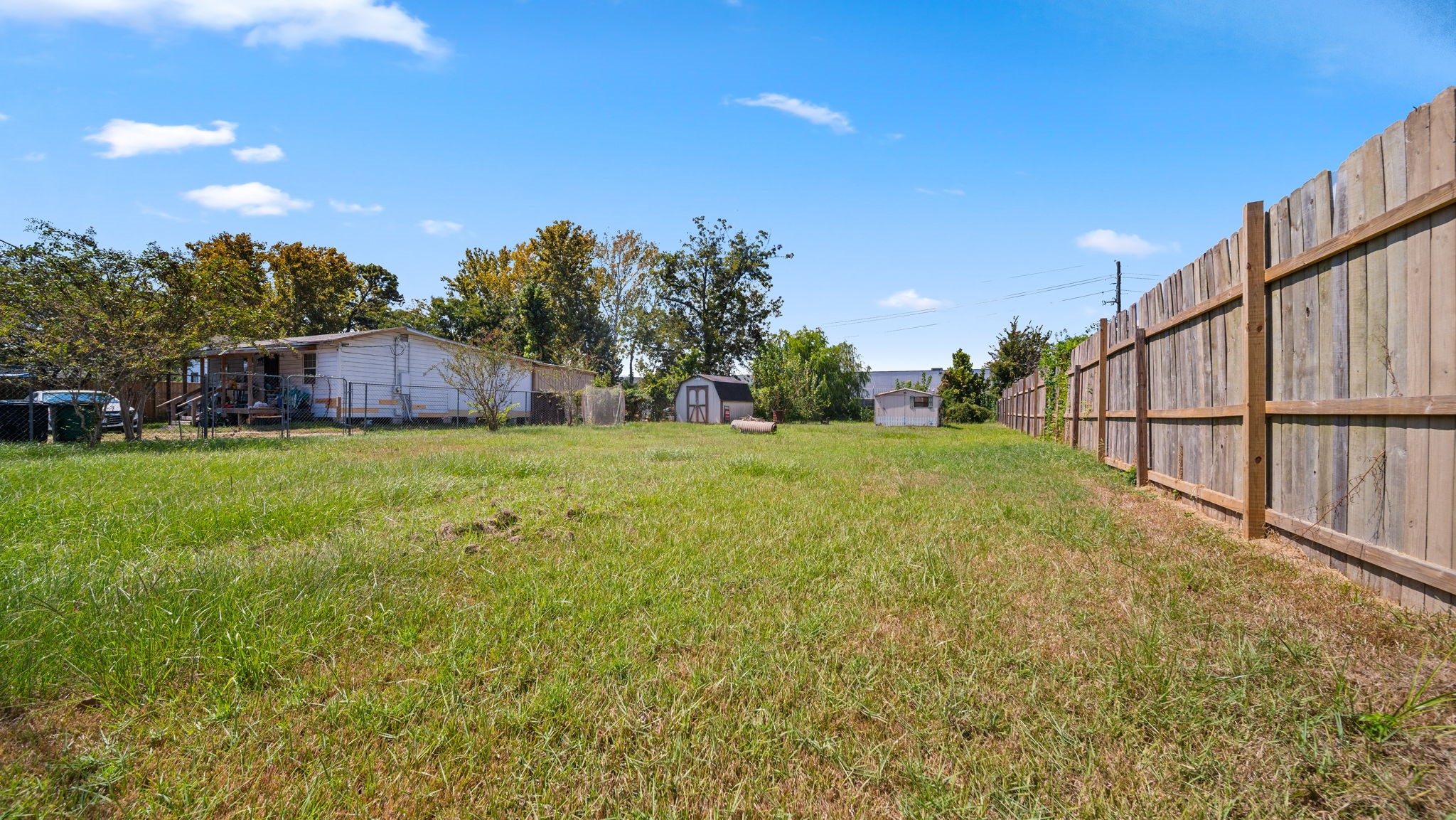 15905 Muskegon Street Property Photo 7