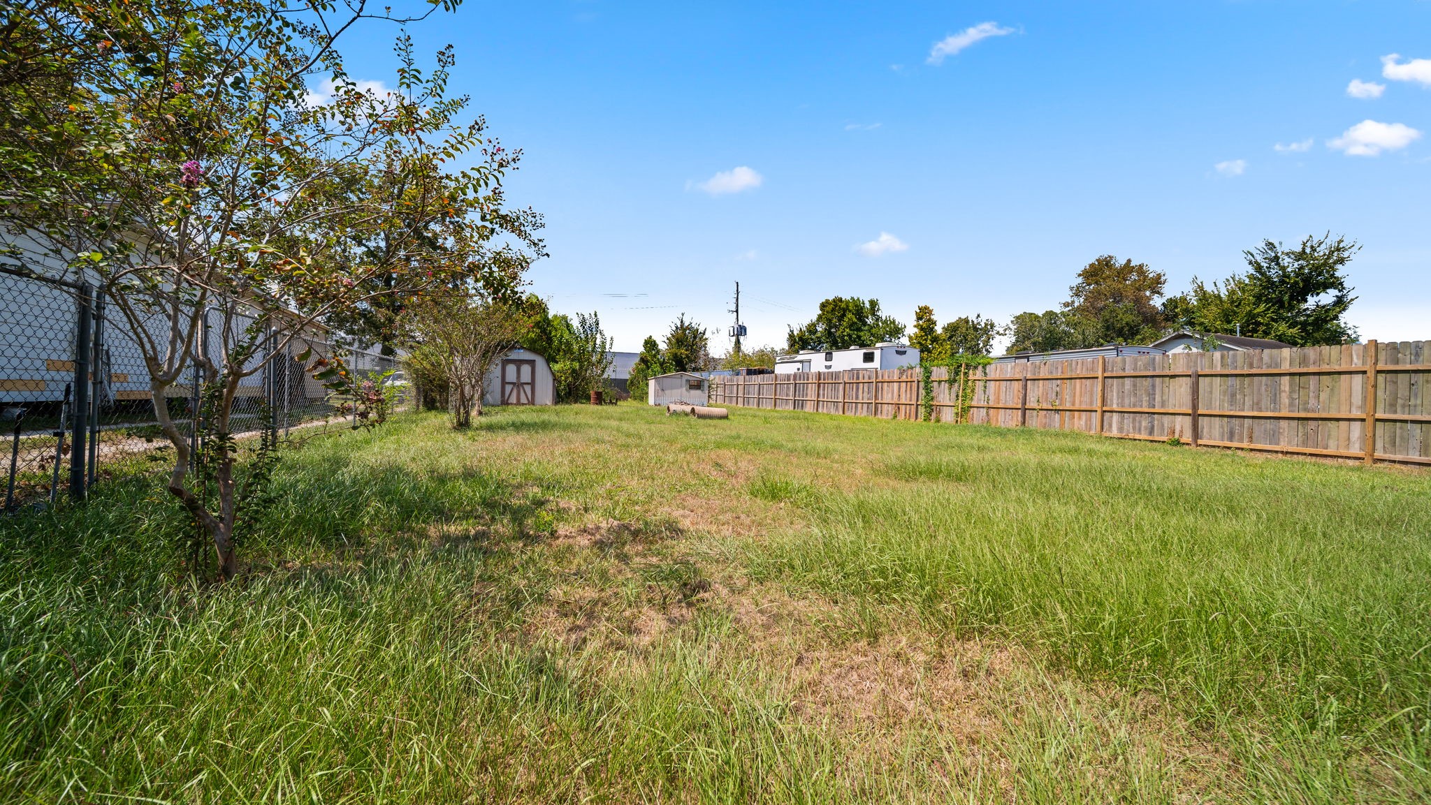 15905 Muskegon Street Property Photo 8