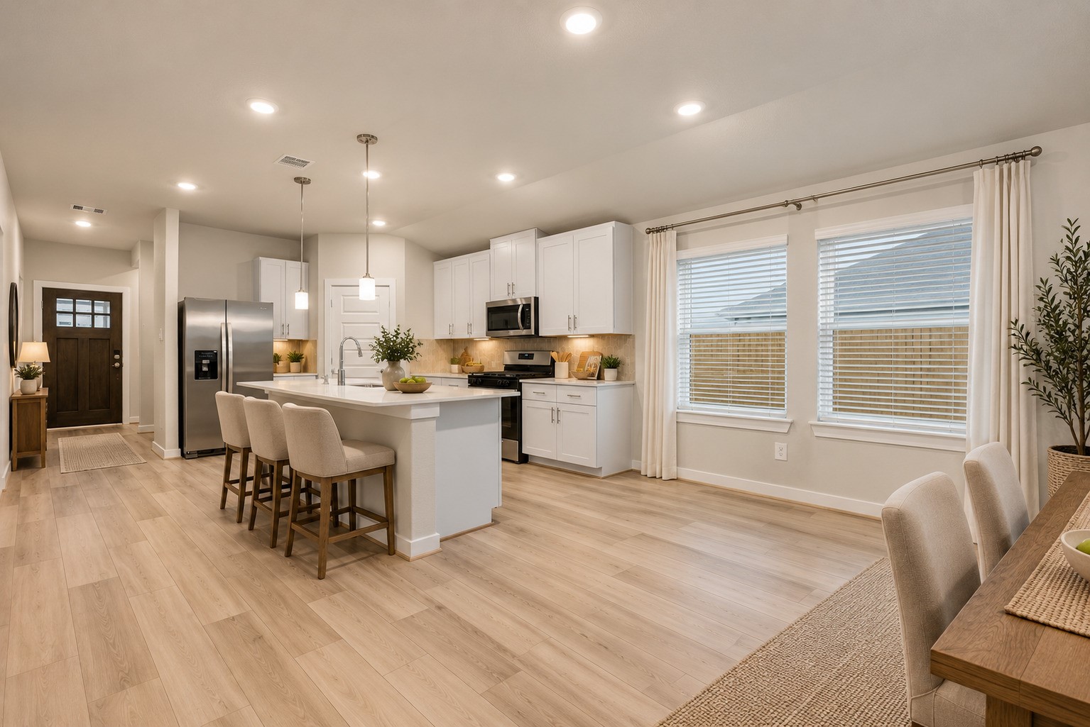 6611 Castella Drive Property Photo 3