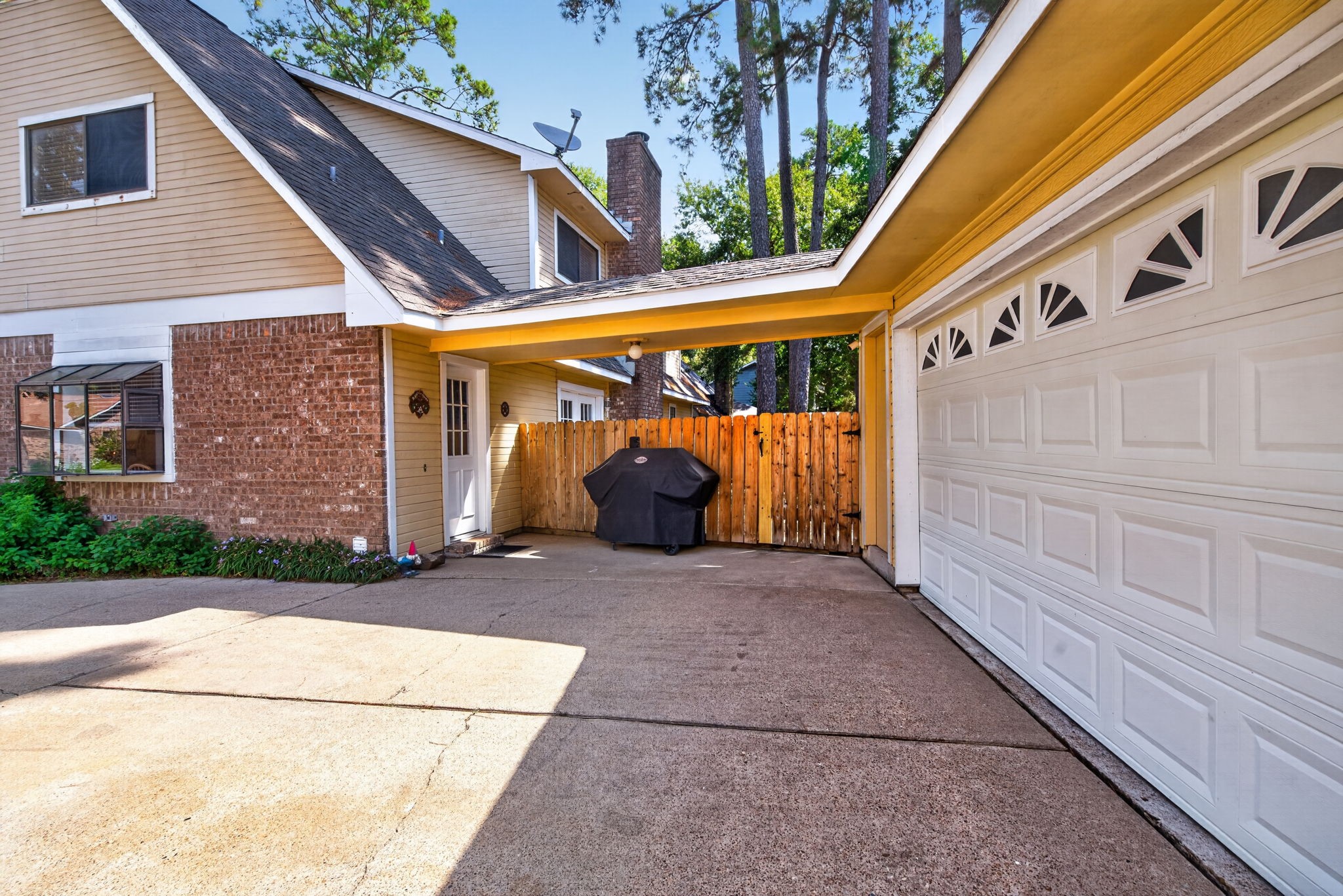 4018 Garden Lake Drive Property Photo 4