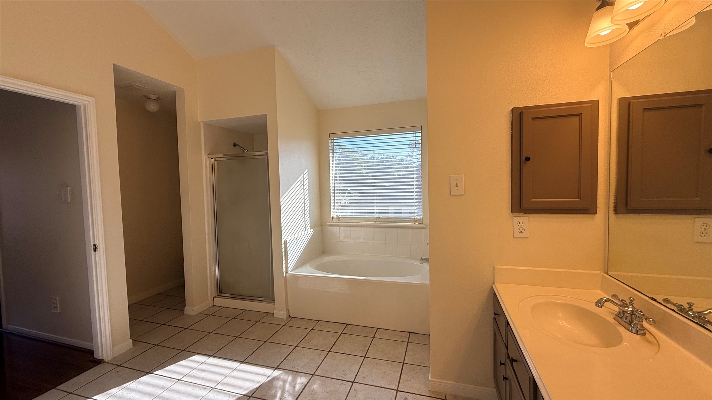 106 Crimson Bay Drive Property Photo 19
