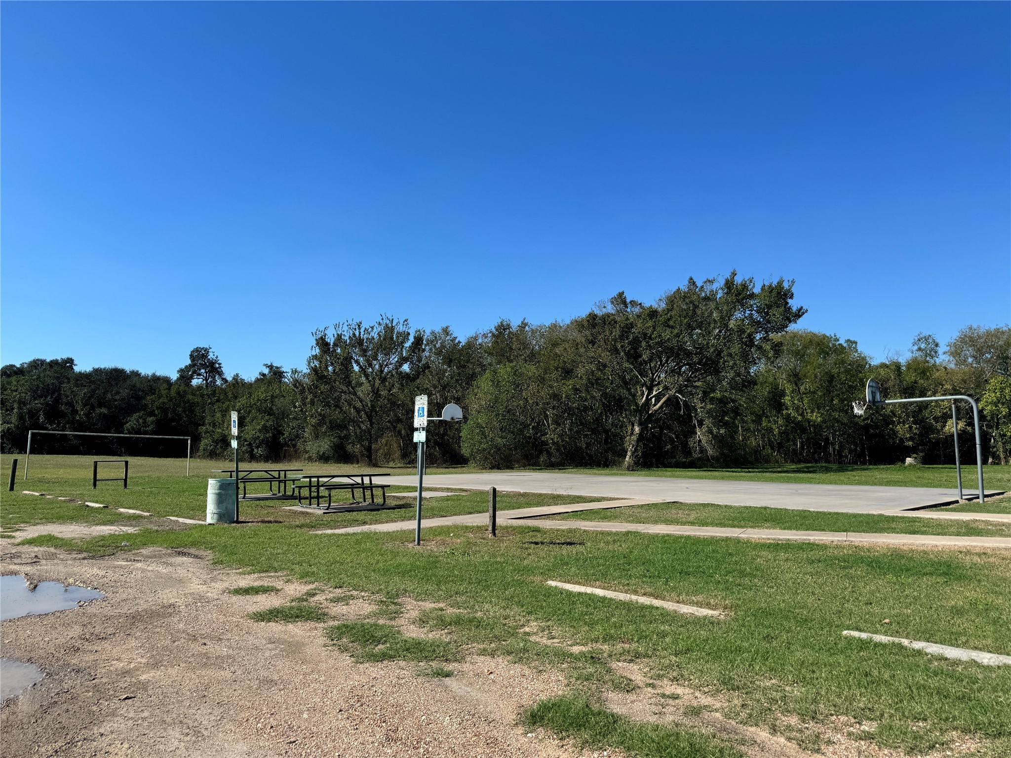 506 2nd Street Property Photo 4