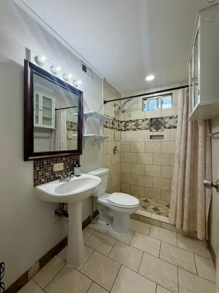 5006 Libbey Lane Property Photo 18