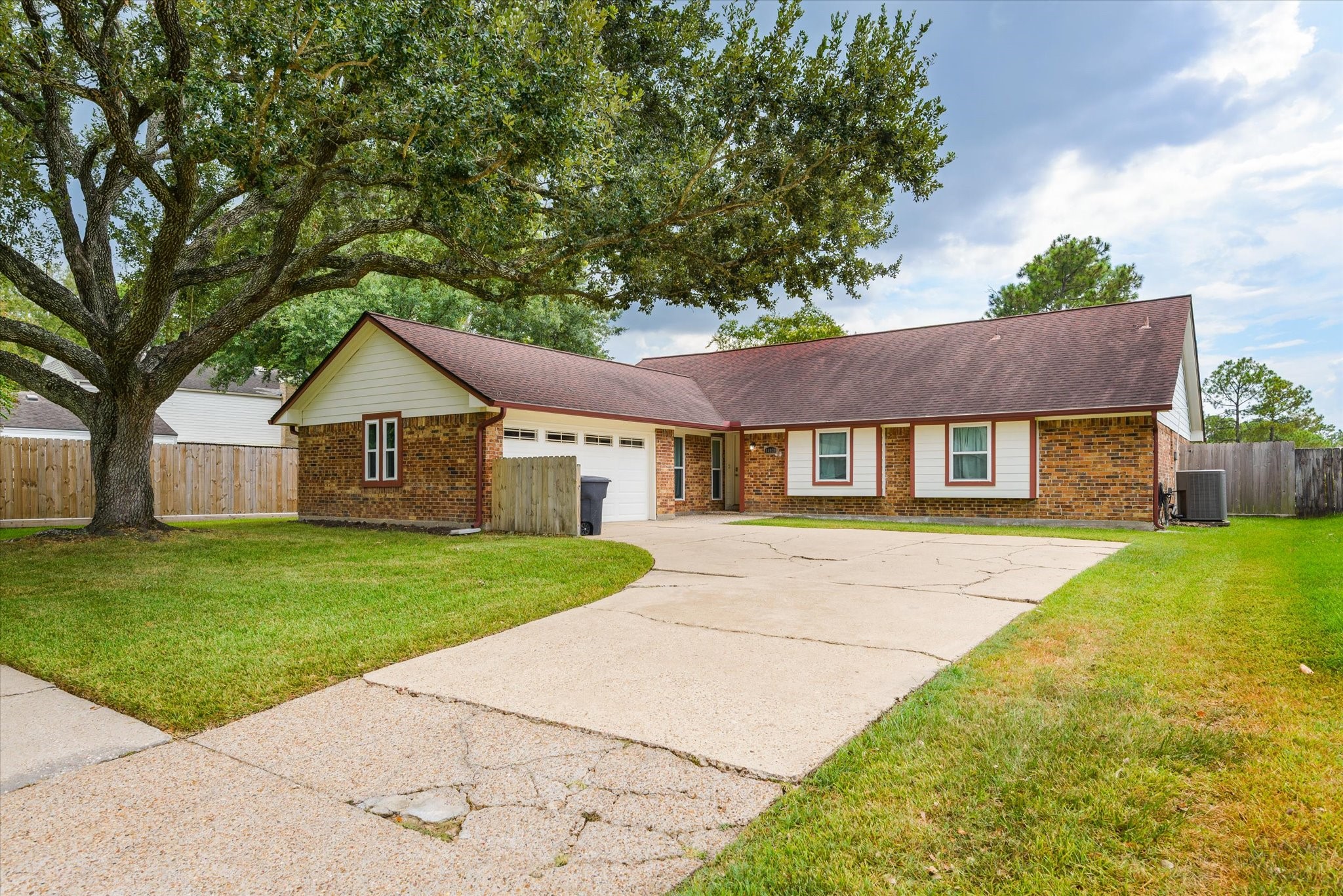 14930 Aspen Hills Drive Property Photo 2