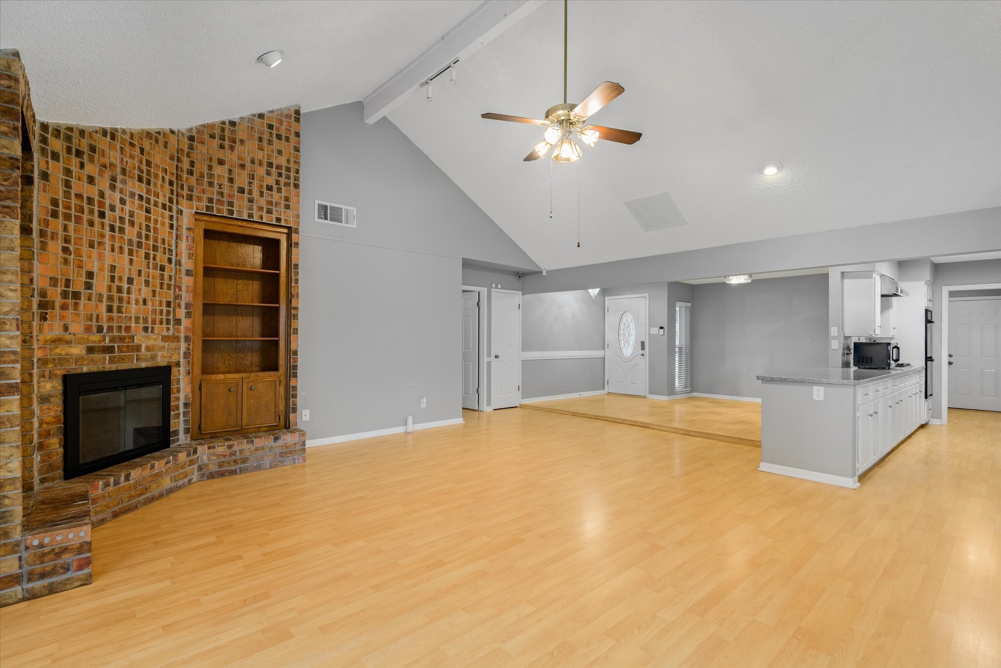 14930 Aspen Hills Drive Property Photo 6