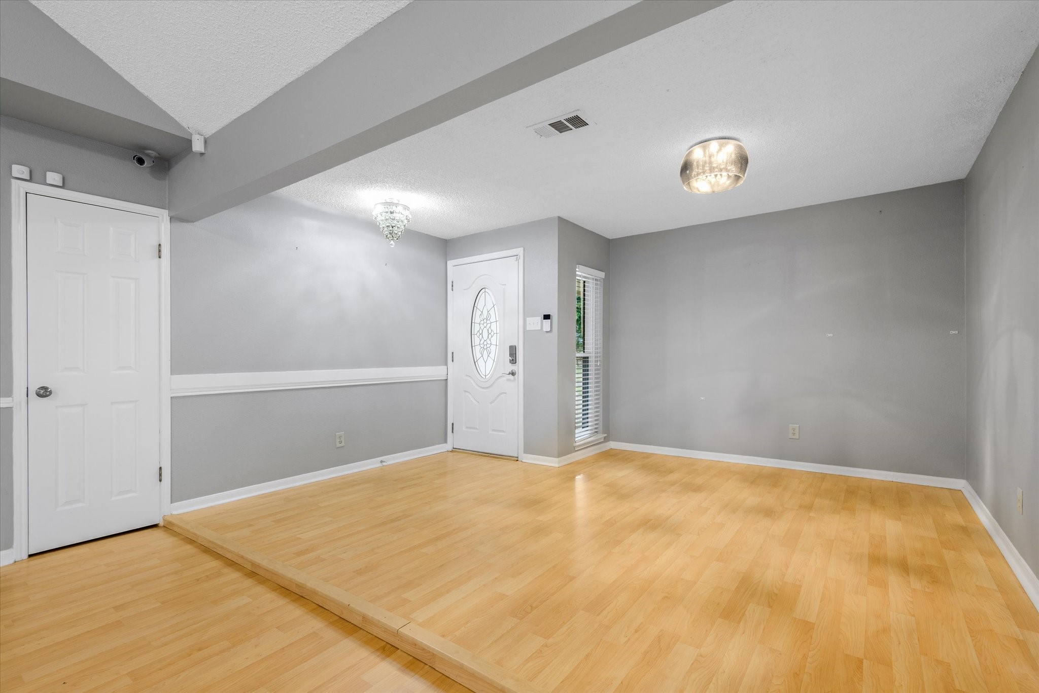 14930 Aspen Hills Drive Property Photo 8