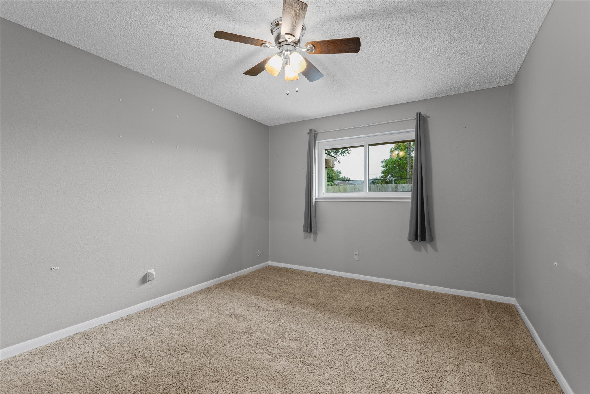 14930 Aspen Hills Drive Property Photo 21