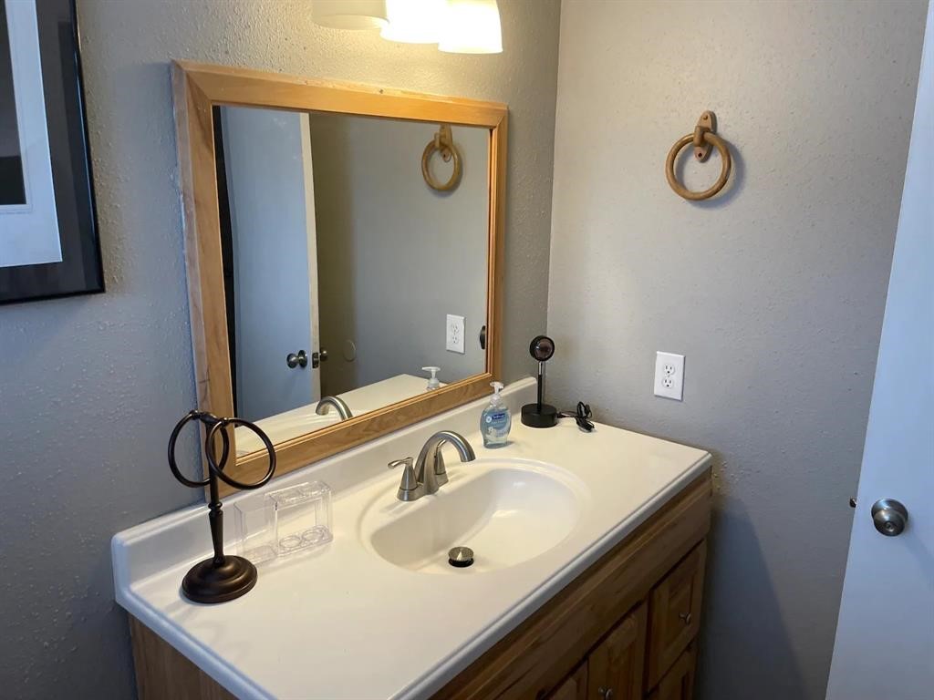 5631 Fawn Trail Lane Property Photo 8