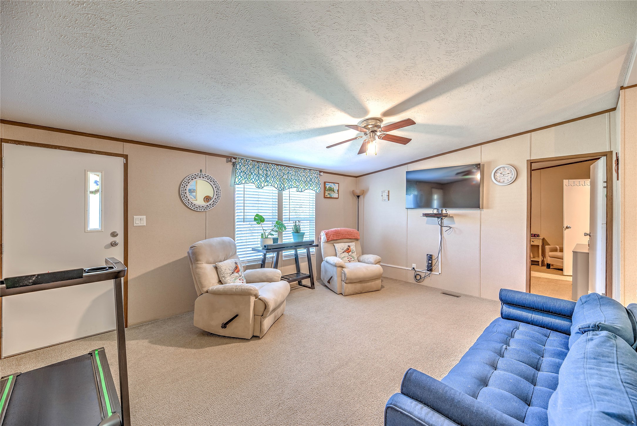604 Longhorn Drive E Property Photo 4