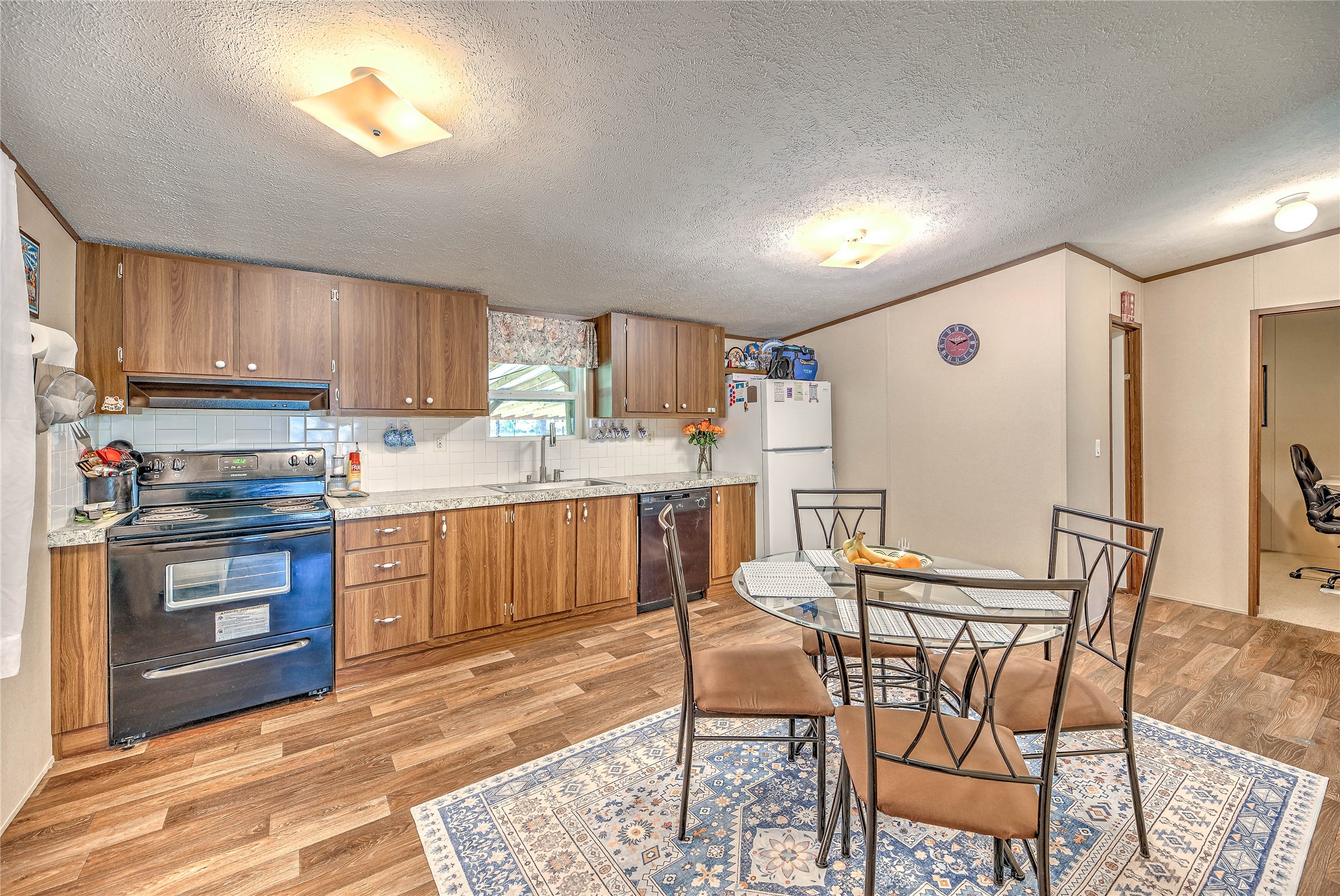604 Longhorn Drive E Property Photo 8
