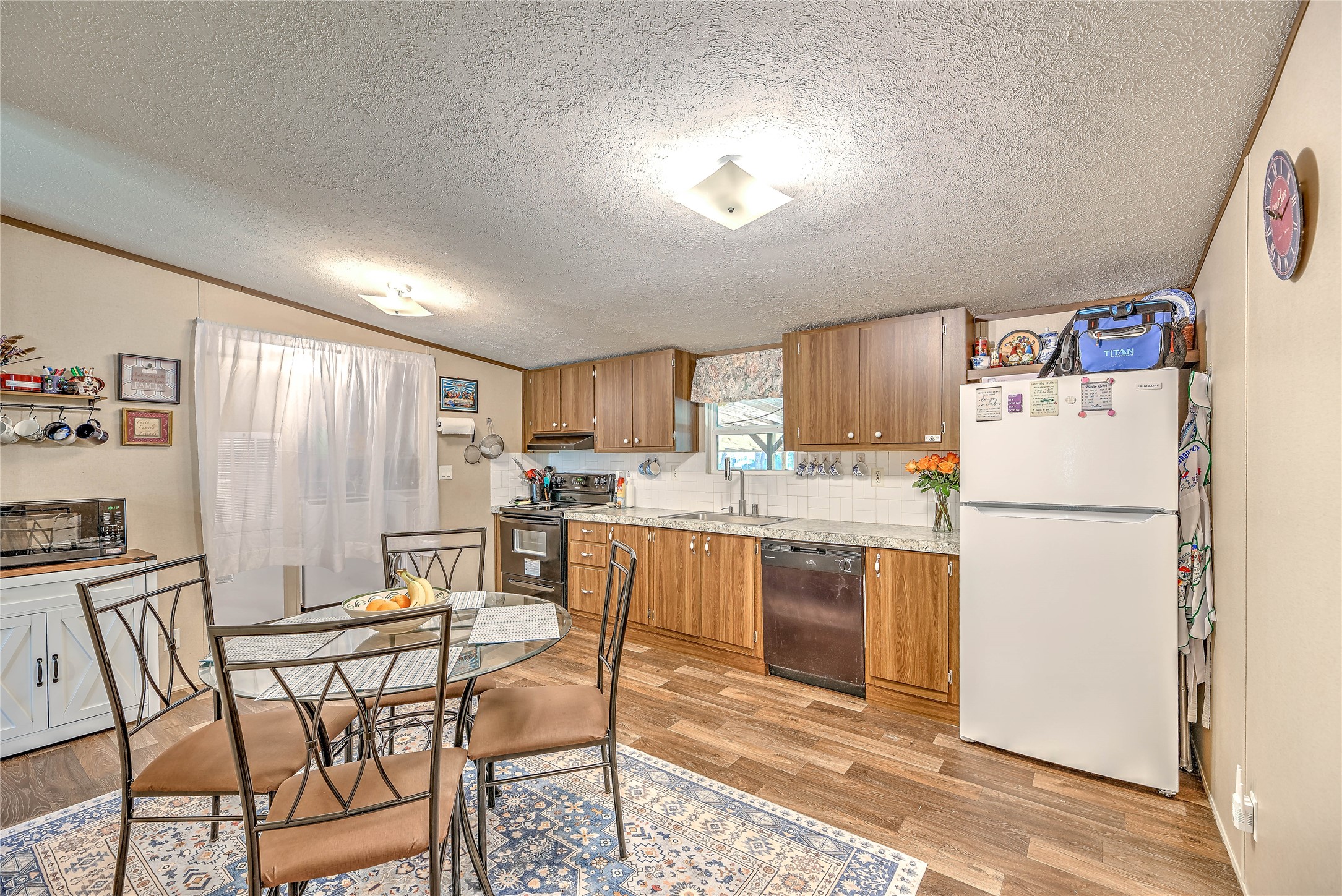 604 Longhorn Drive E Property Photo 9