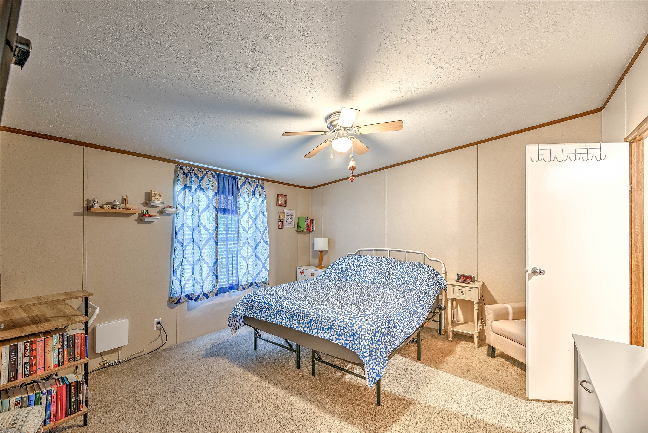 604 Longhorn Drive E Property Photo 14