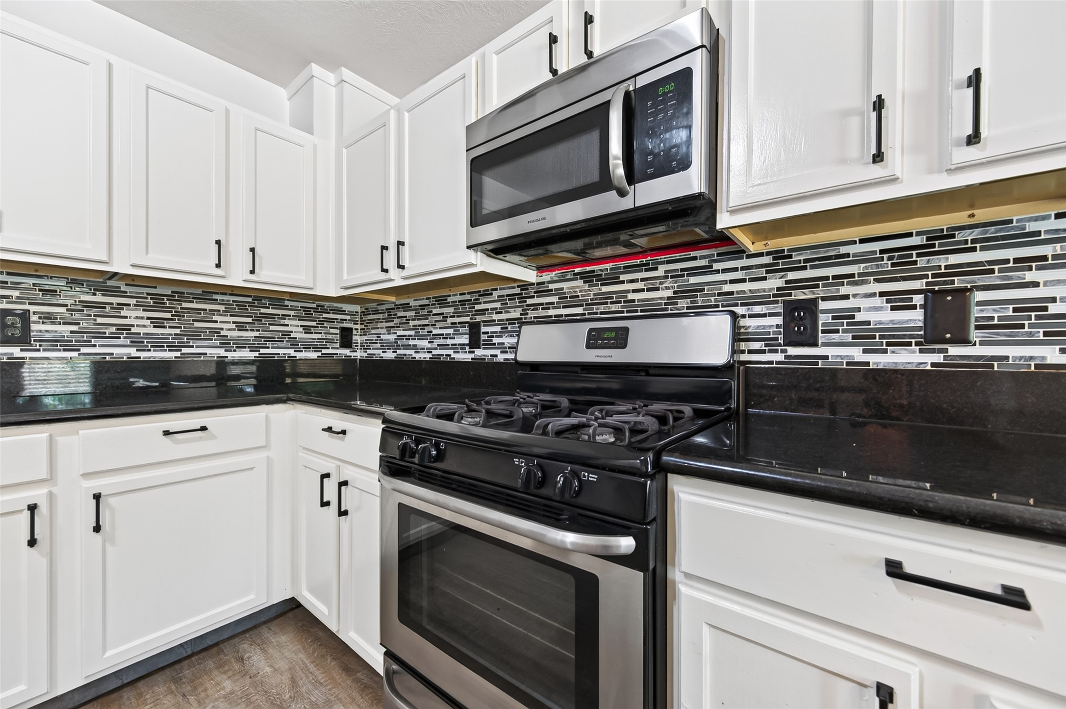 24019 Kingbriar Drive Property Photo 2