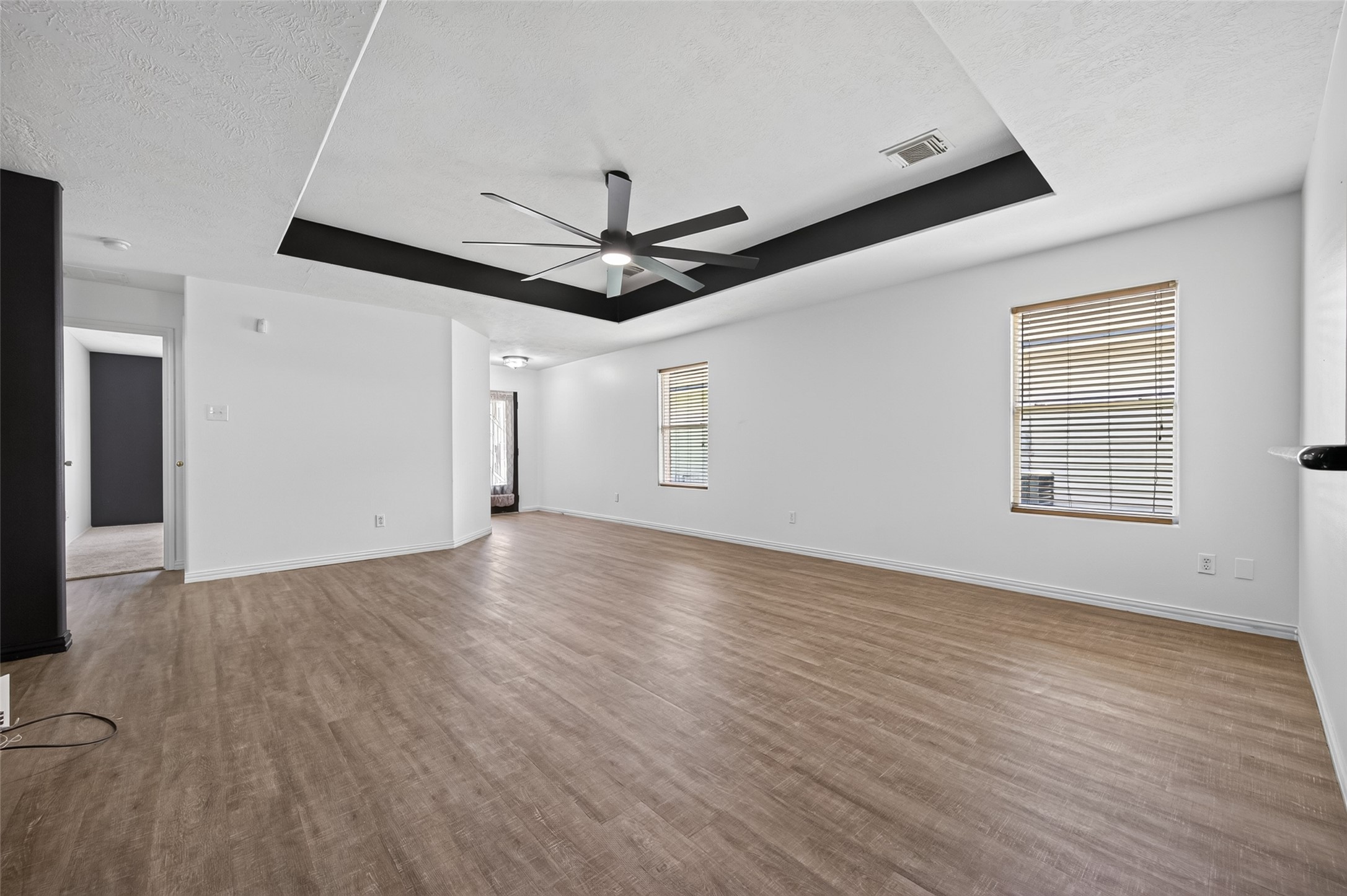 24019 Kingbriar Drive Property Photo 9