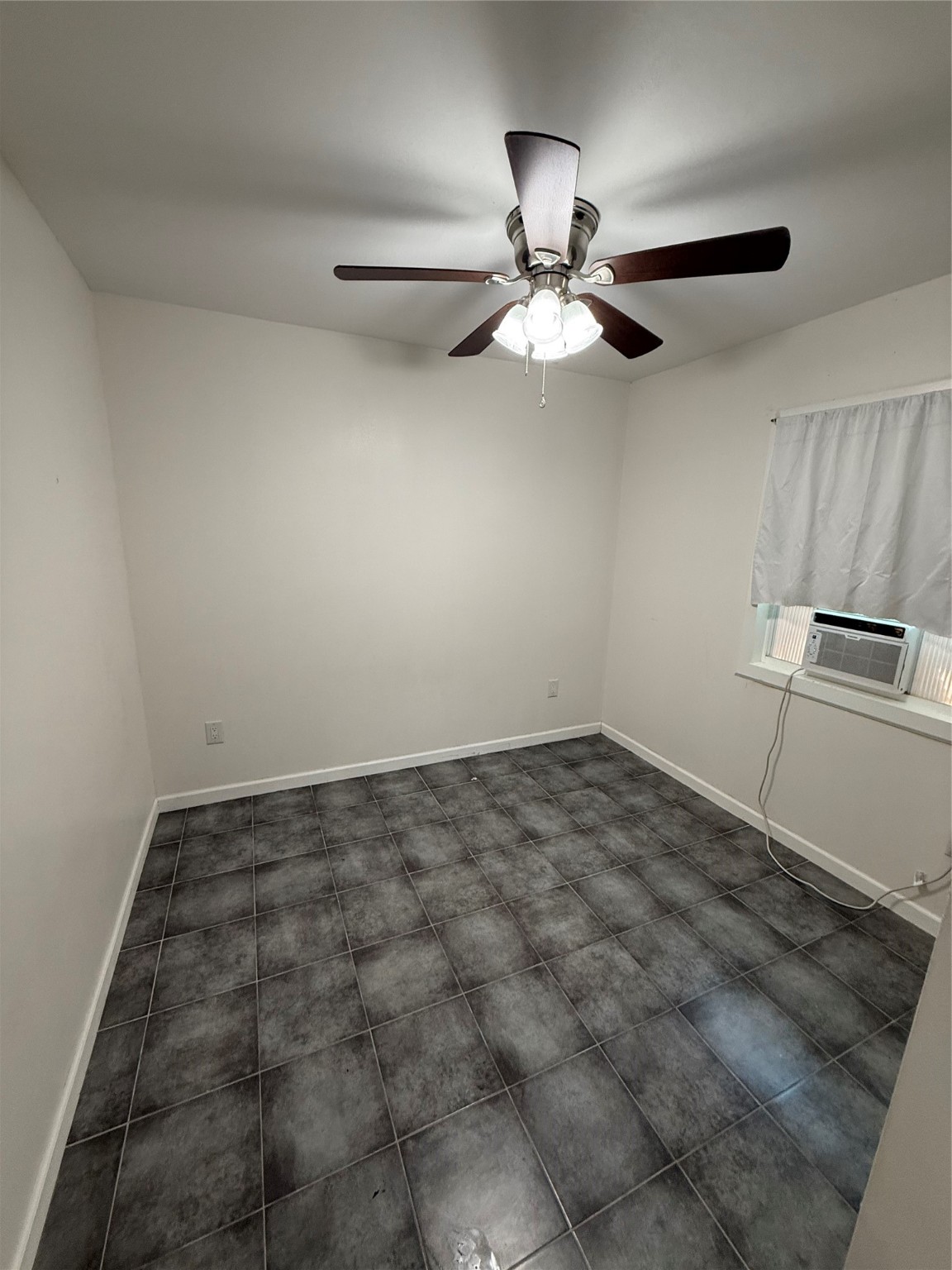 7003 Hoffman Street B Property Photo 12