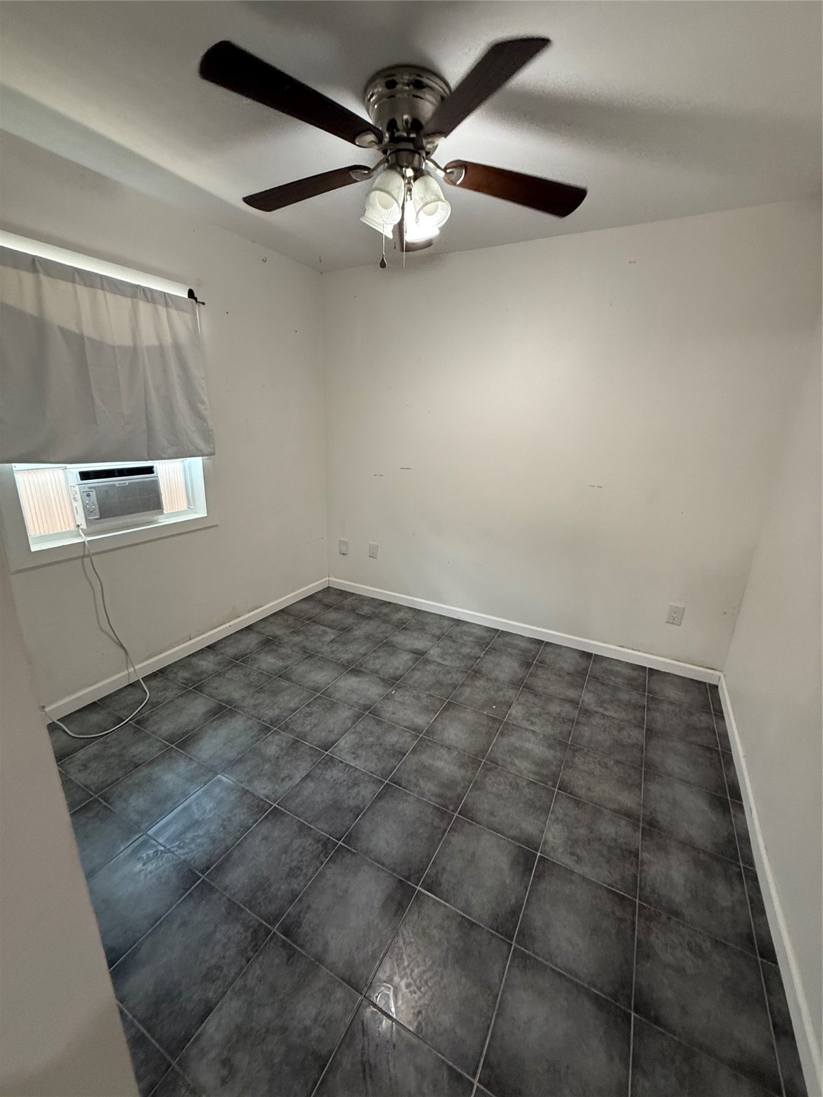 7003 Hoffman Street B Property Photo 14