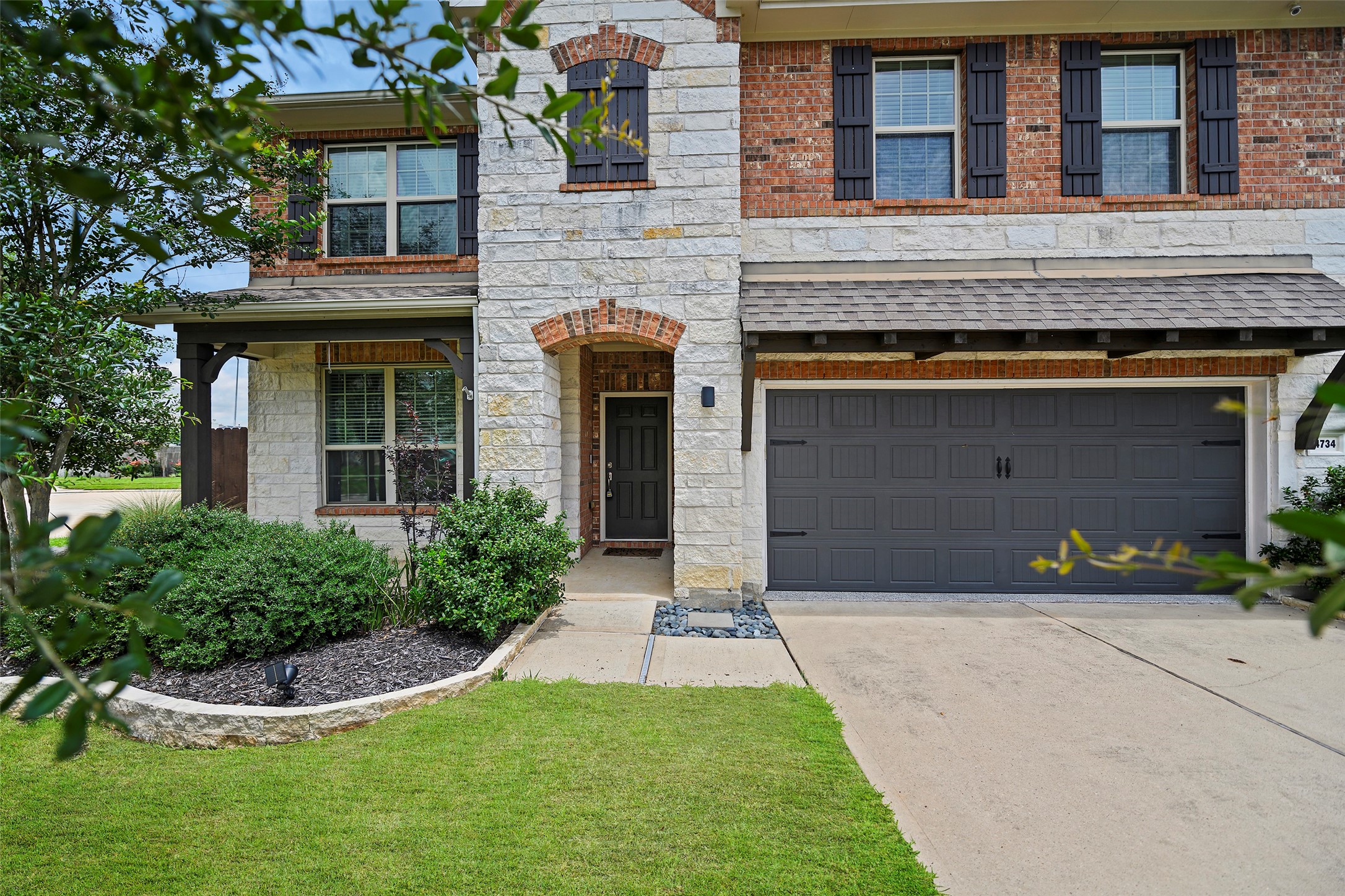 24734 Emerald Pool Falls Drive Property Photo 2