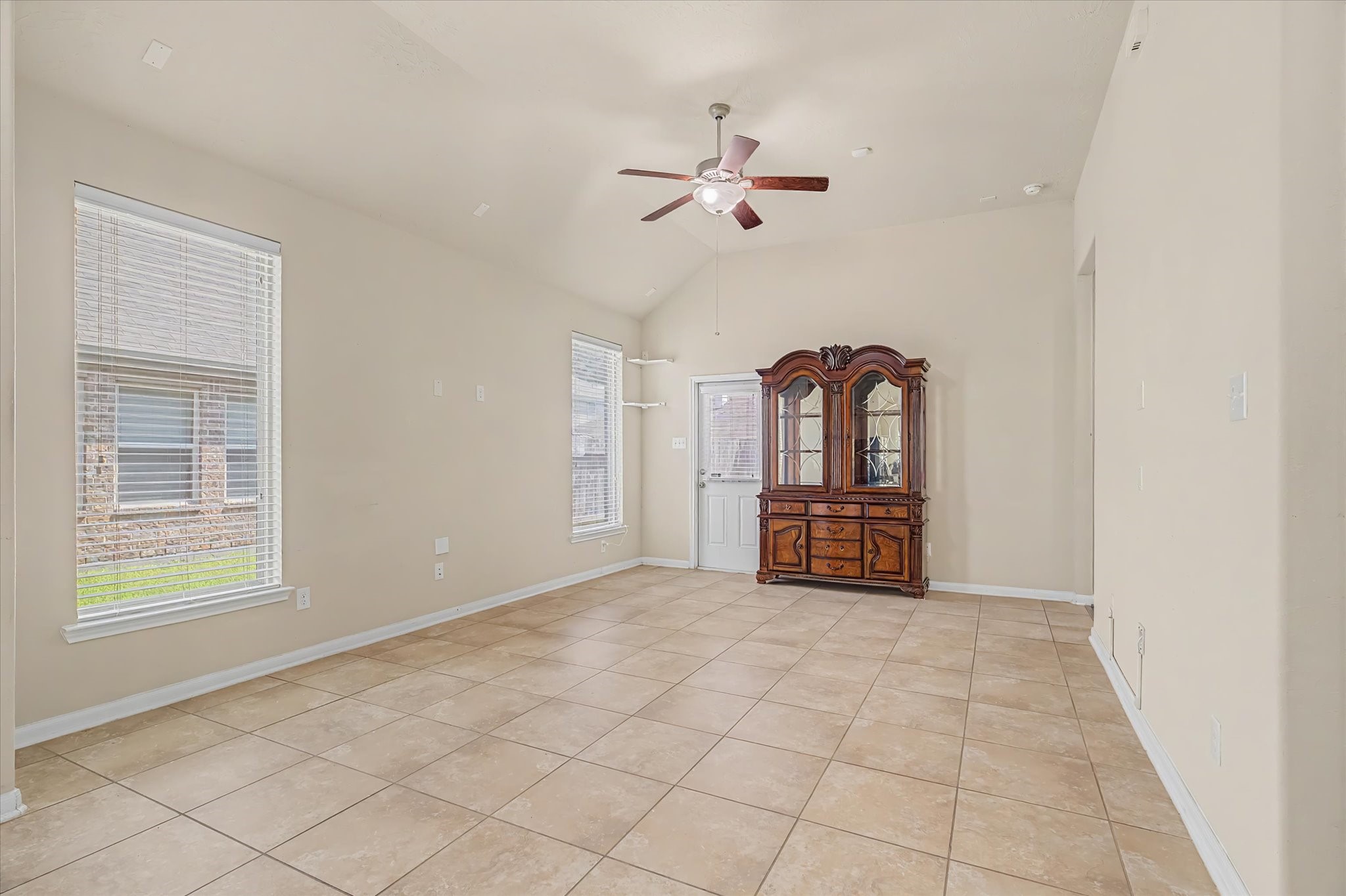 3834 Raintree Village Drive Property Photo 7