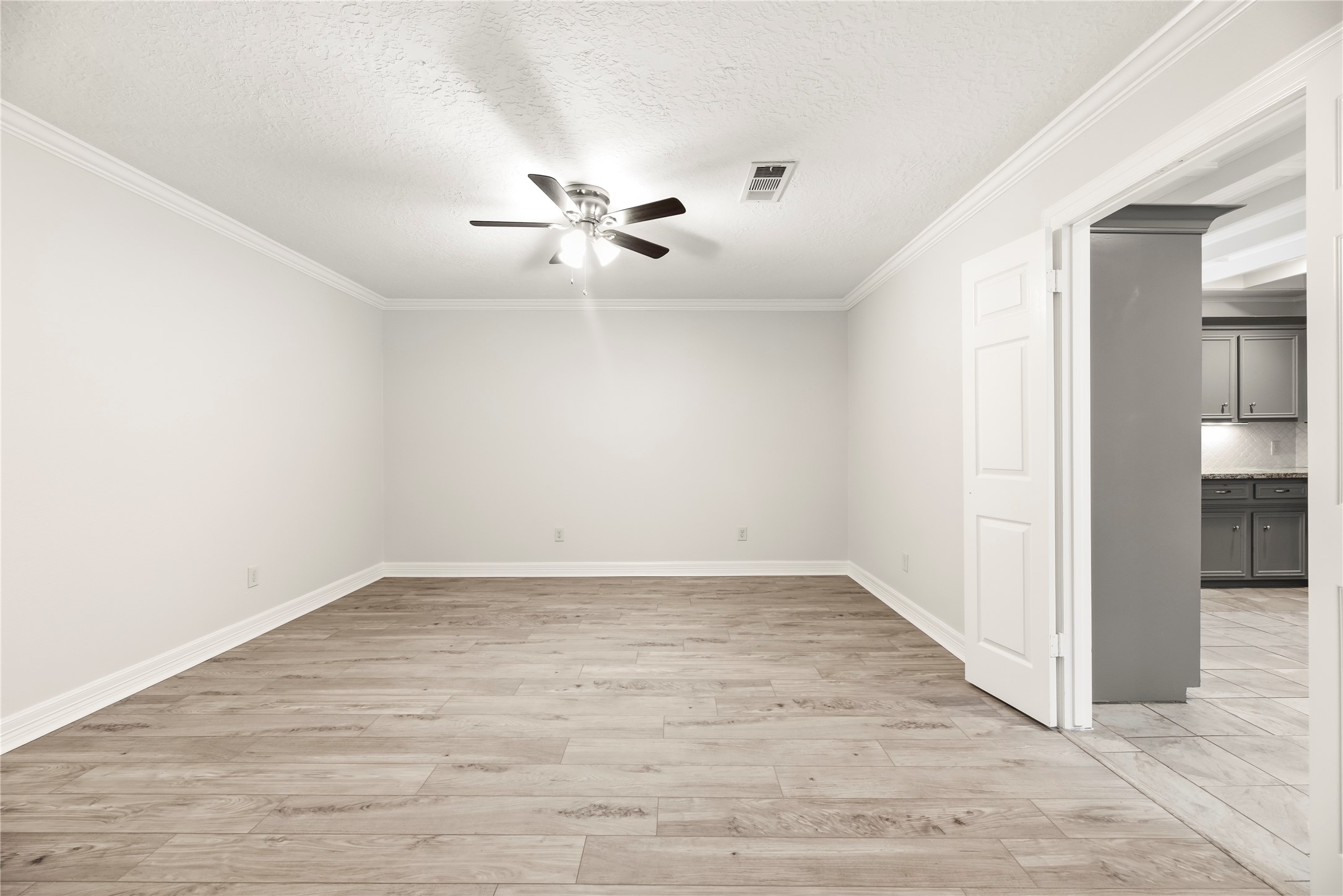 5903 Echo Lake Lane Property Photo 7