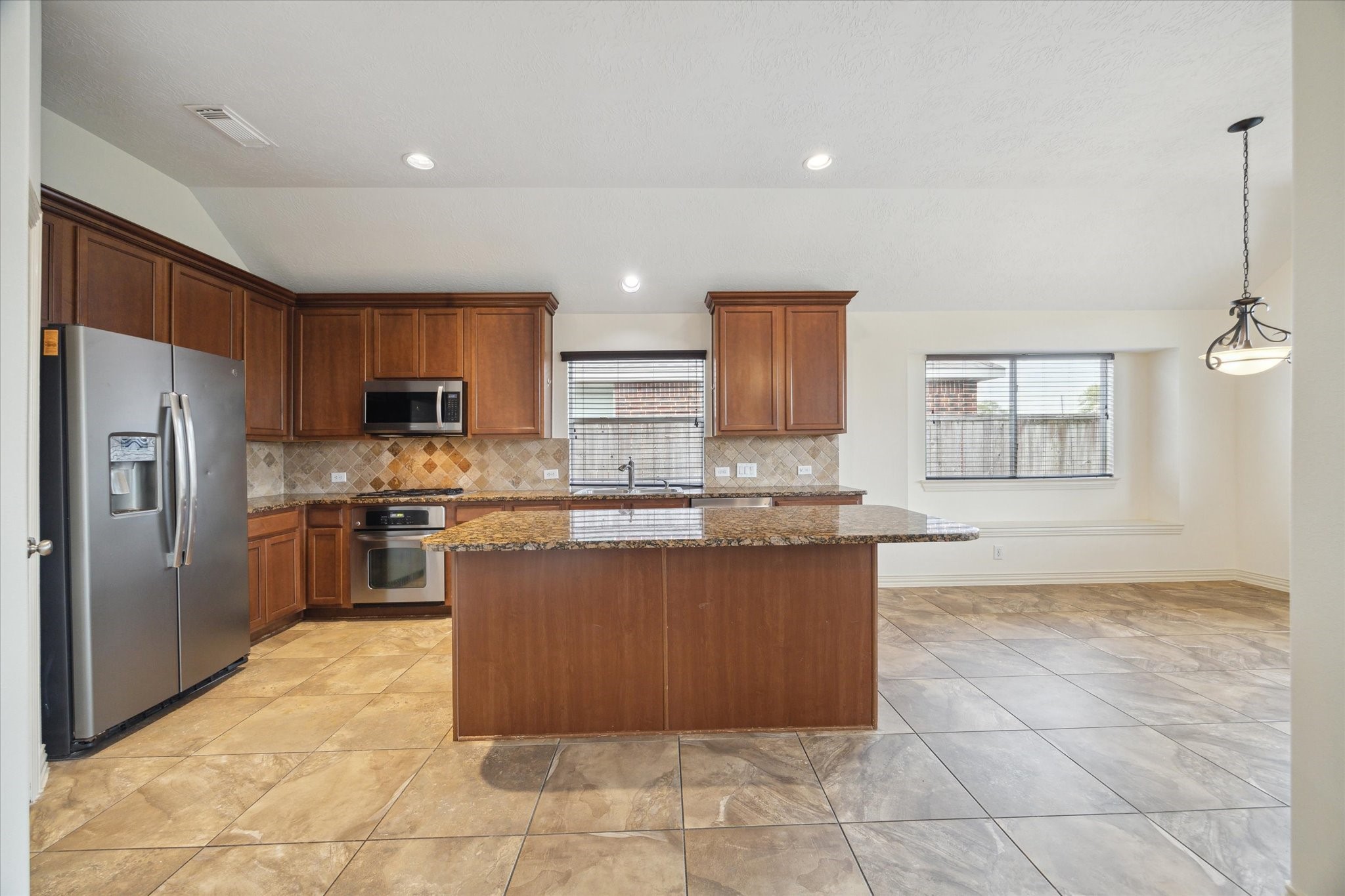 2807 Lake Shore Harbour Drive Property Photo 7