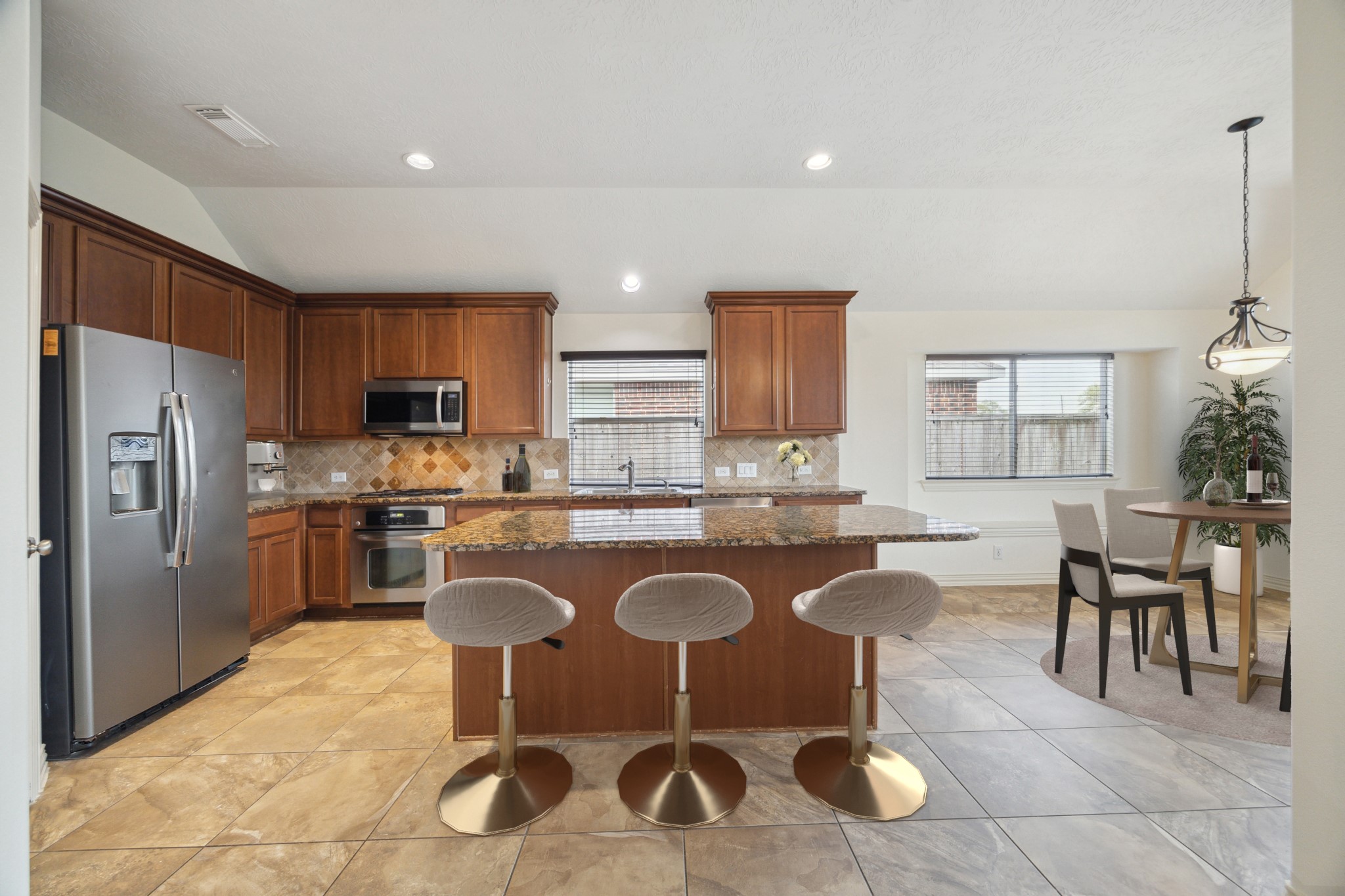 2807 Lake Shore Harbour Drive Property Photo 8