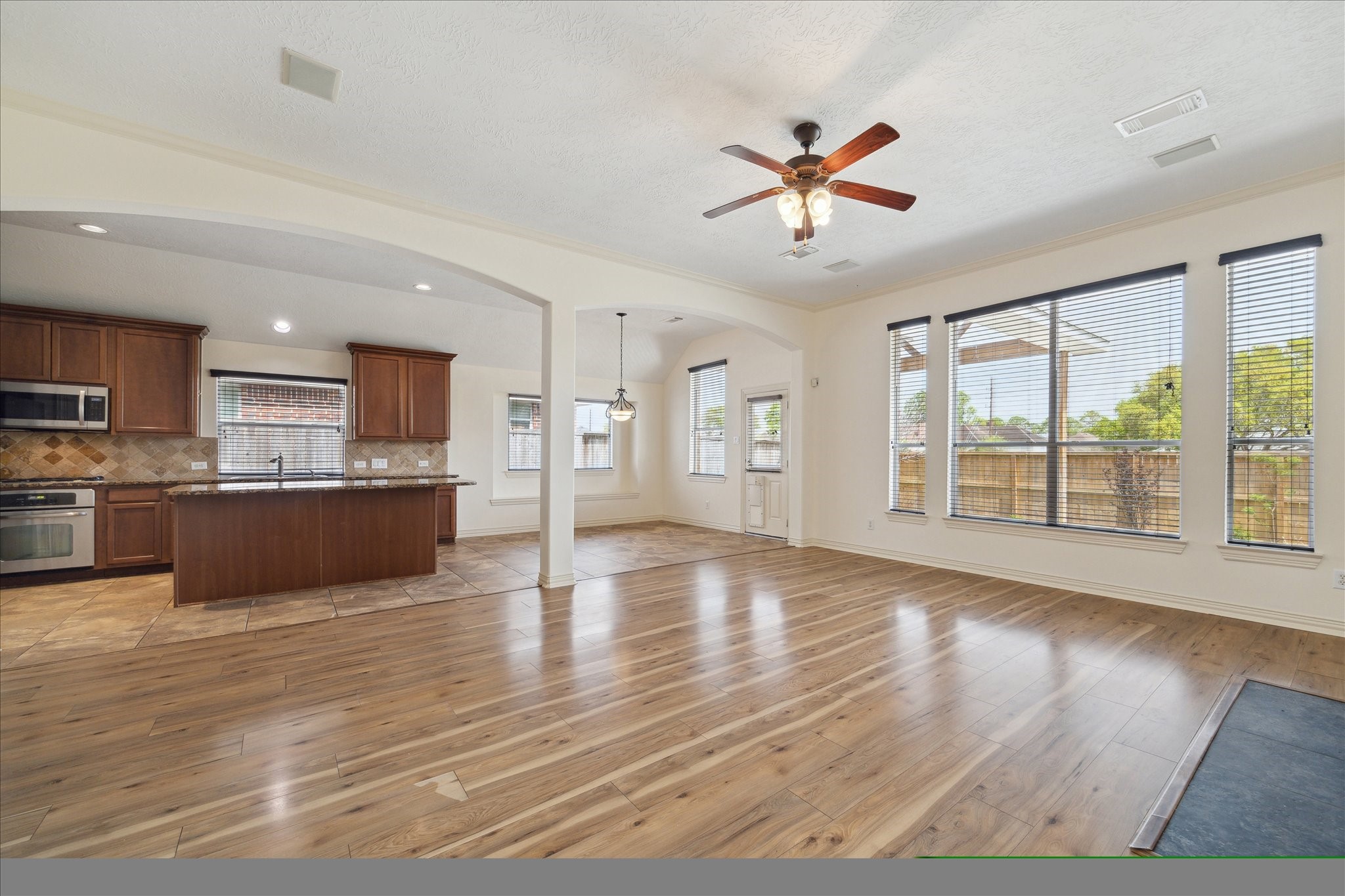2807 Lake Shore Harbour Drive Property Photo 9