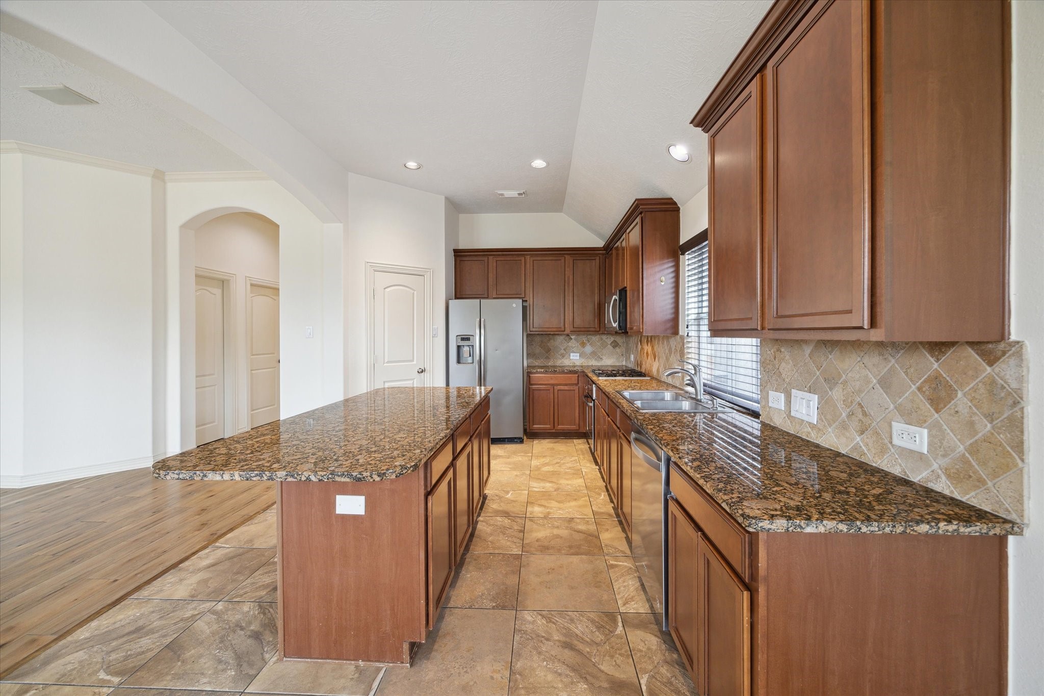 2807 Lake Shore Harbour Drive Property Photo 11
