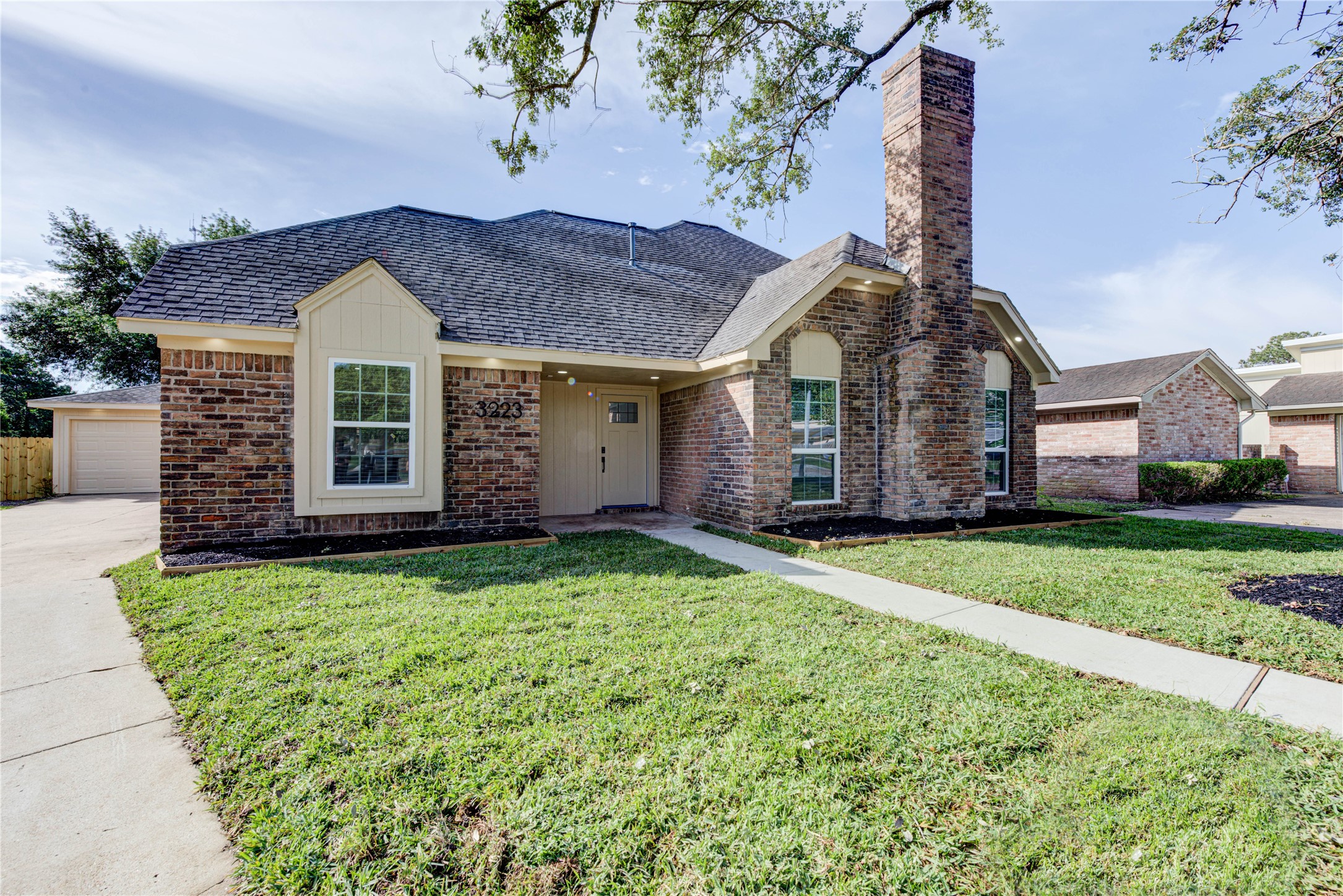 3223 Cherry Hills Drive Property Photo 1