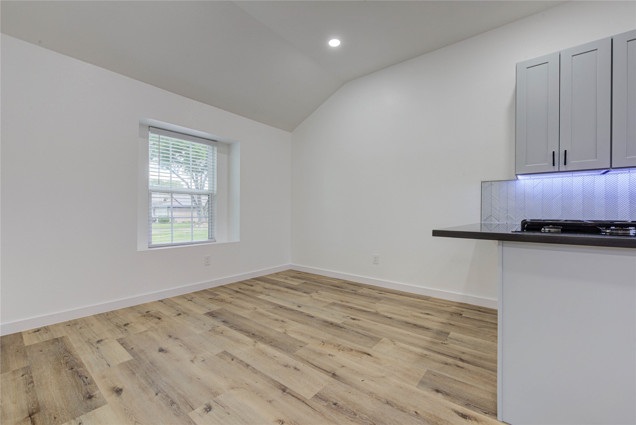 3223 Cherry Hills Drive Property Photo 9
