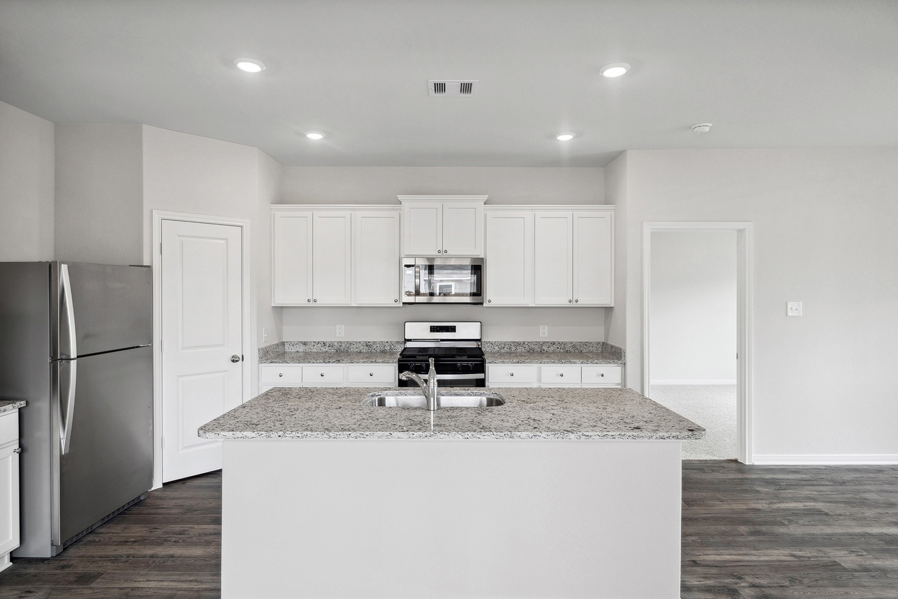 5910 Peony Place Property Photo 6