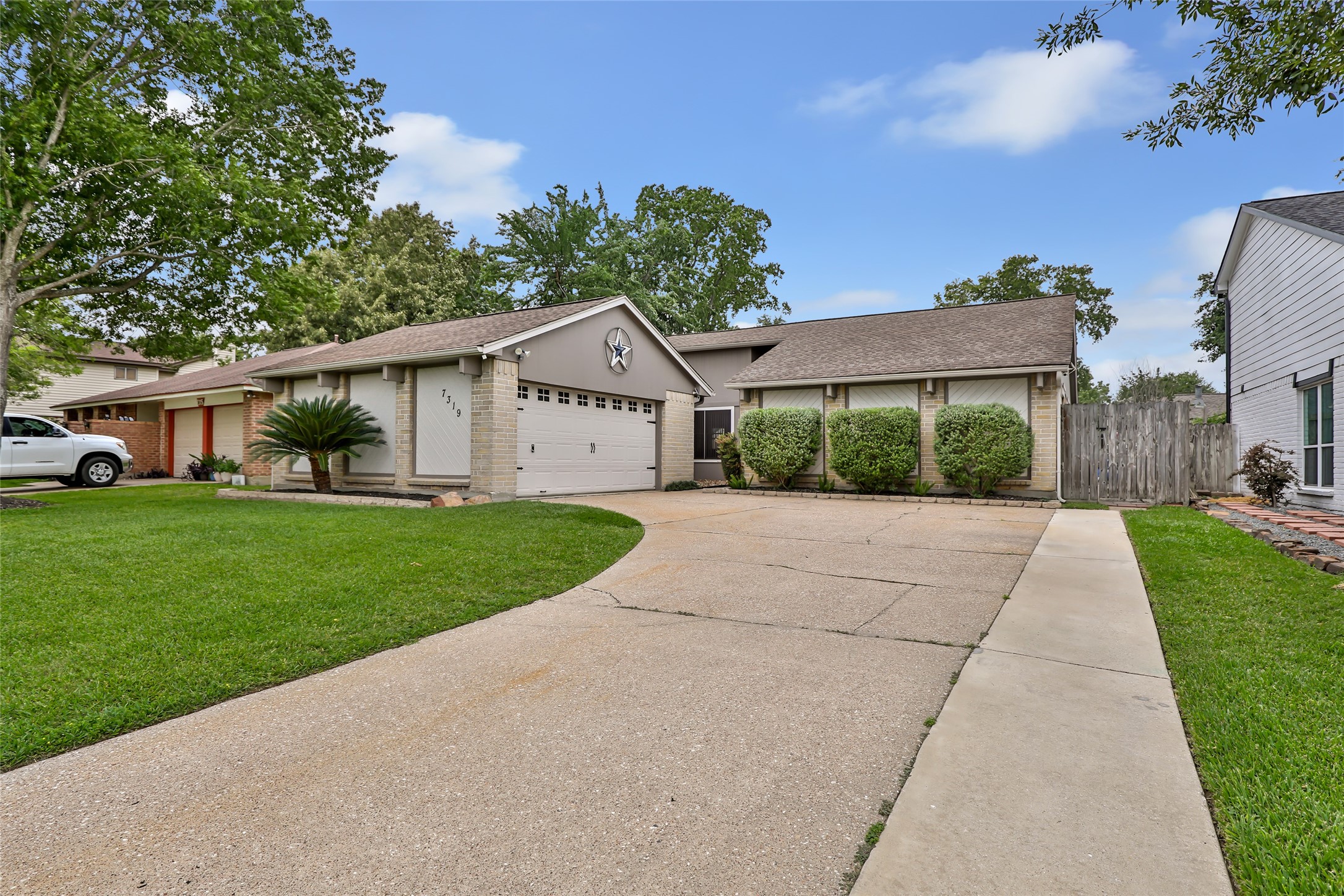 7319 Blanco Pines Drive Property Photo 3