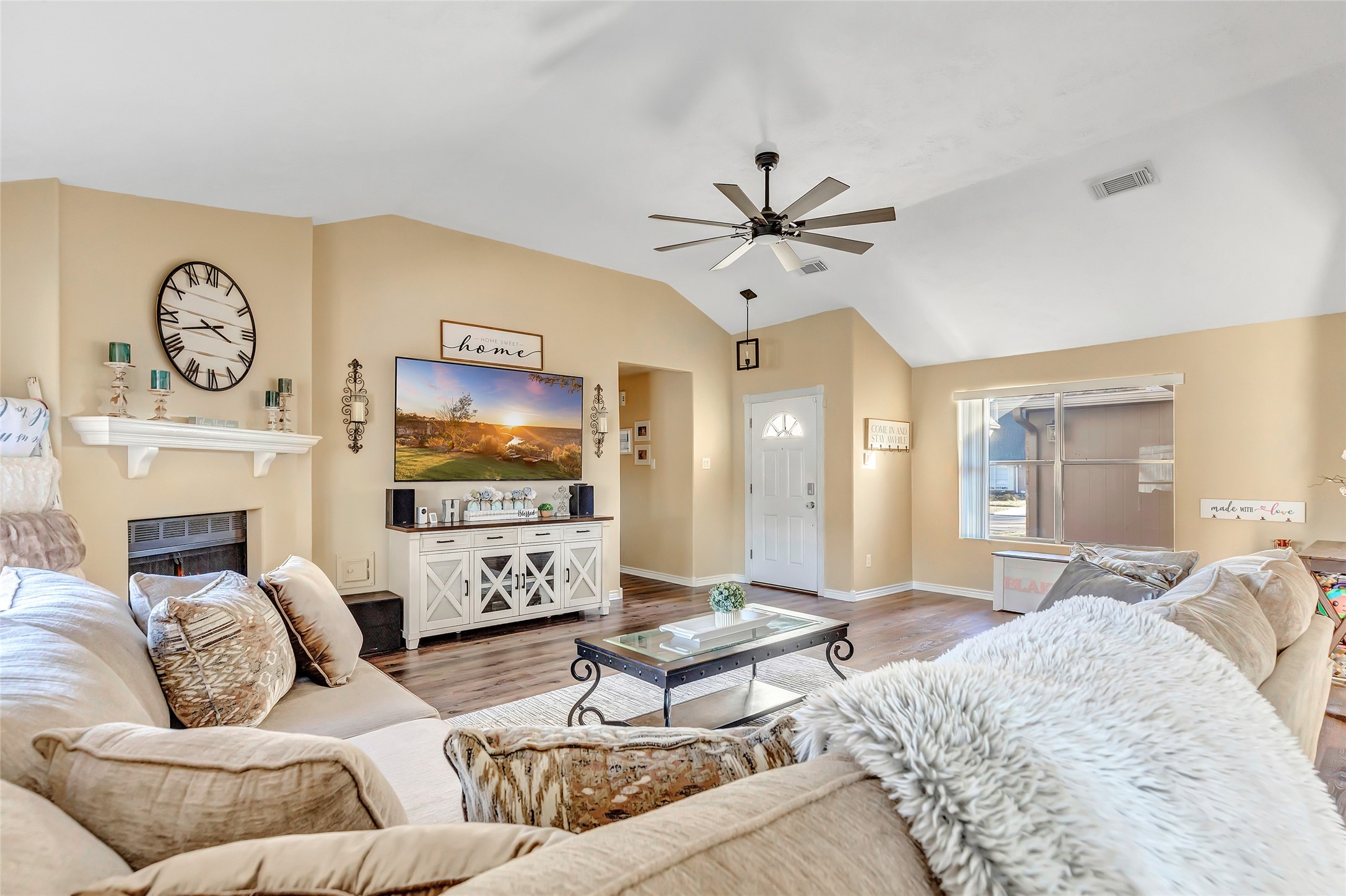 7319 Blanco Pines Drive Property Photo 8