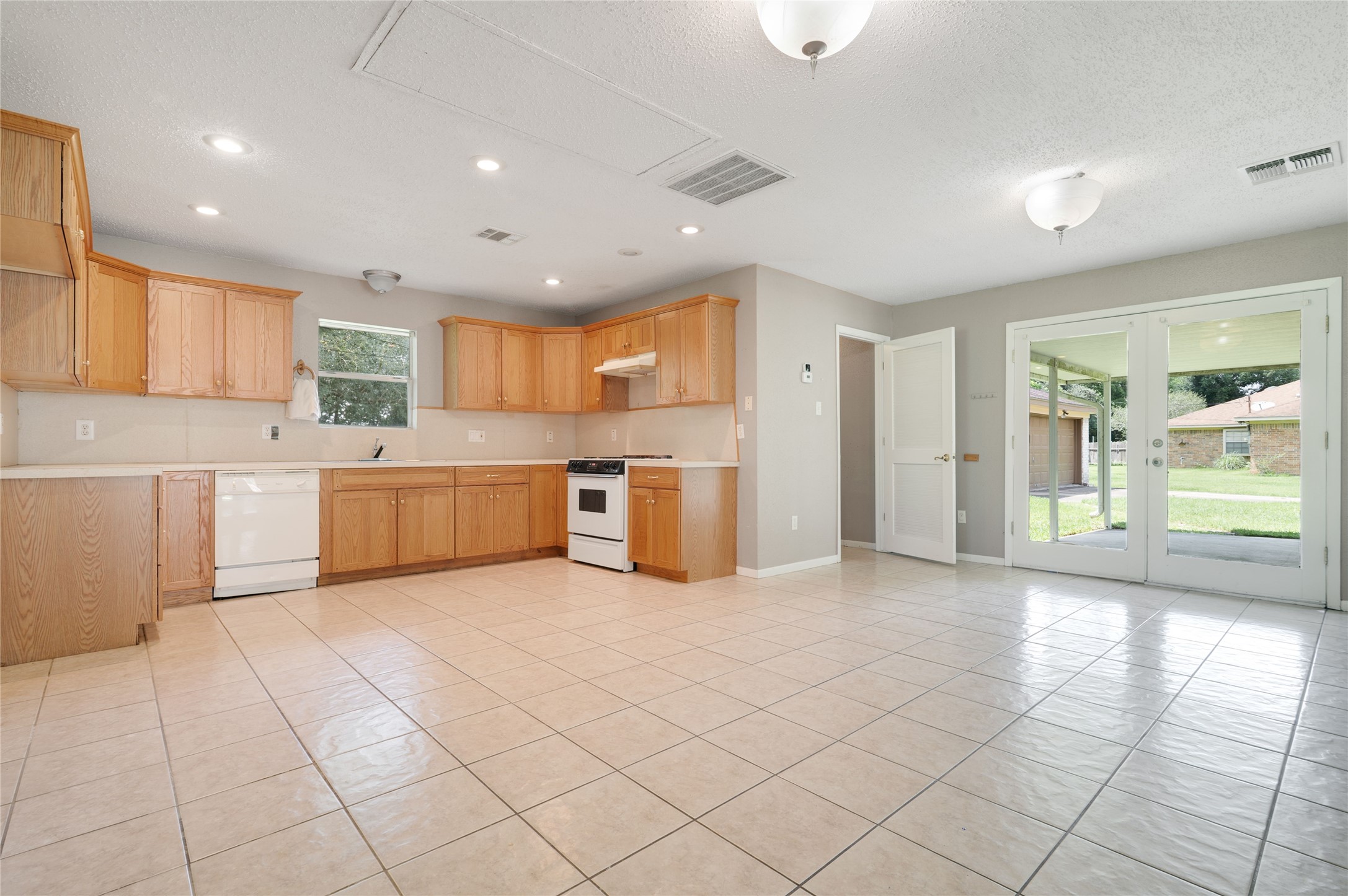 2808 Morenci Street Property Photo 9