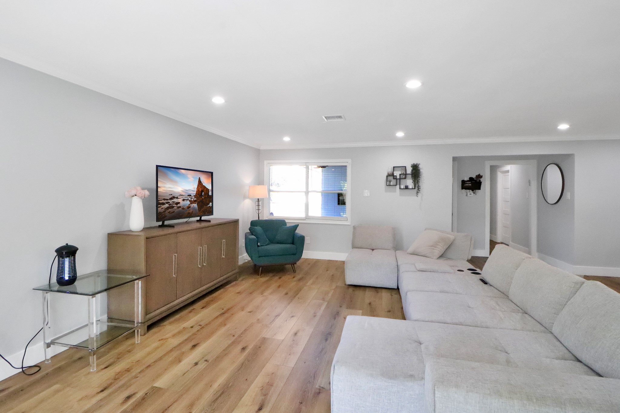6111 Shadow Crest Street Property Photo 4